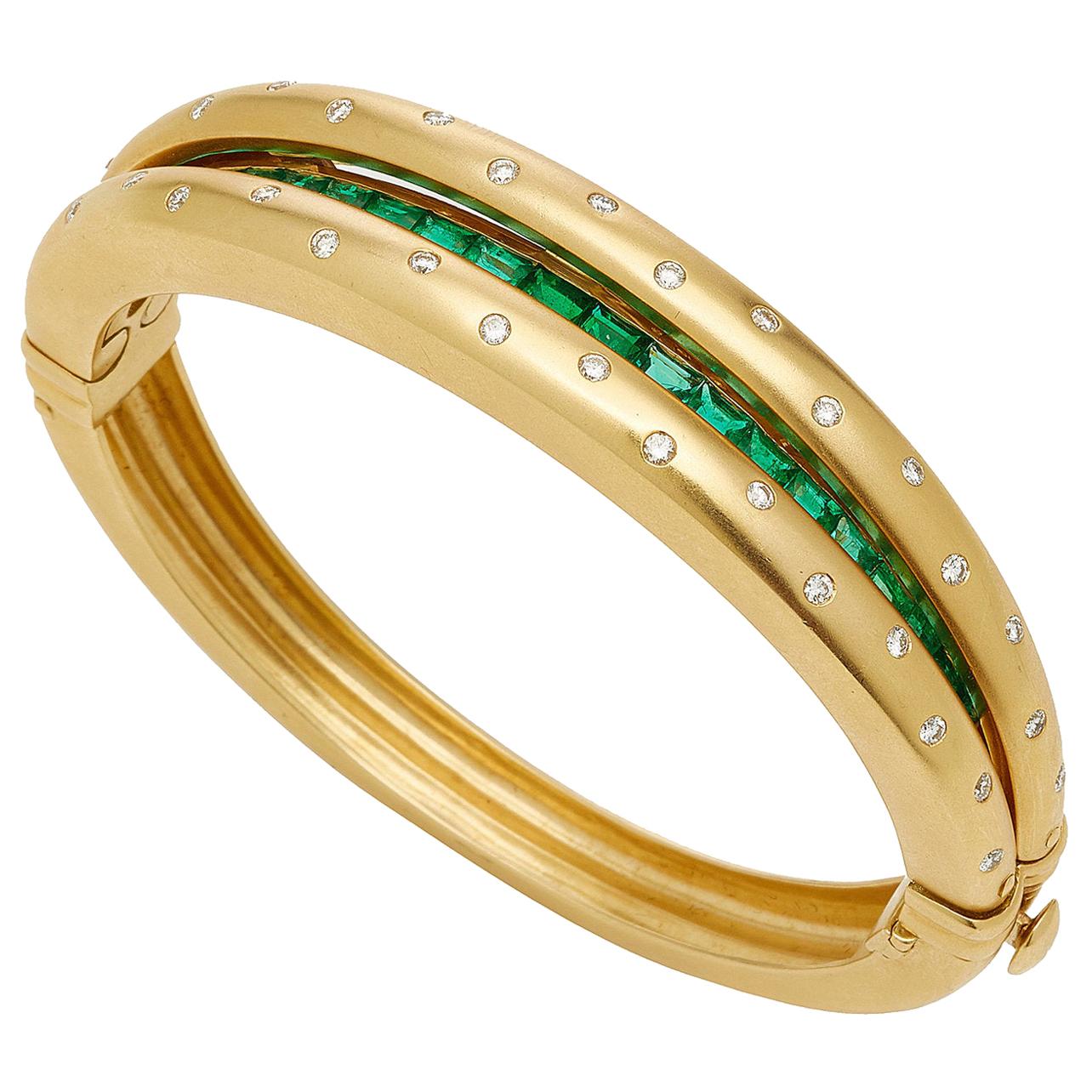 Emerald Gold Diamond Mystery Set For Sale