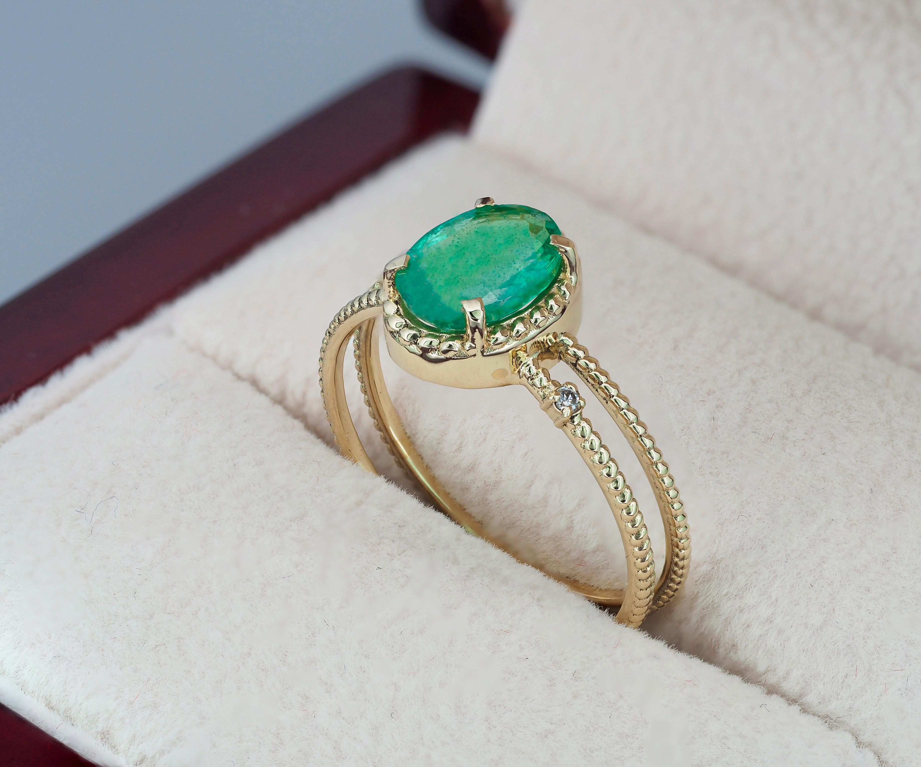Emerald Gold ring.  For Sale 6