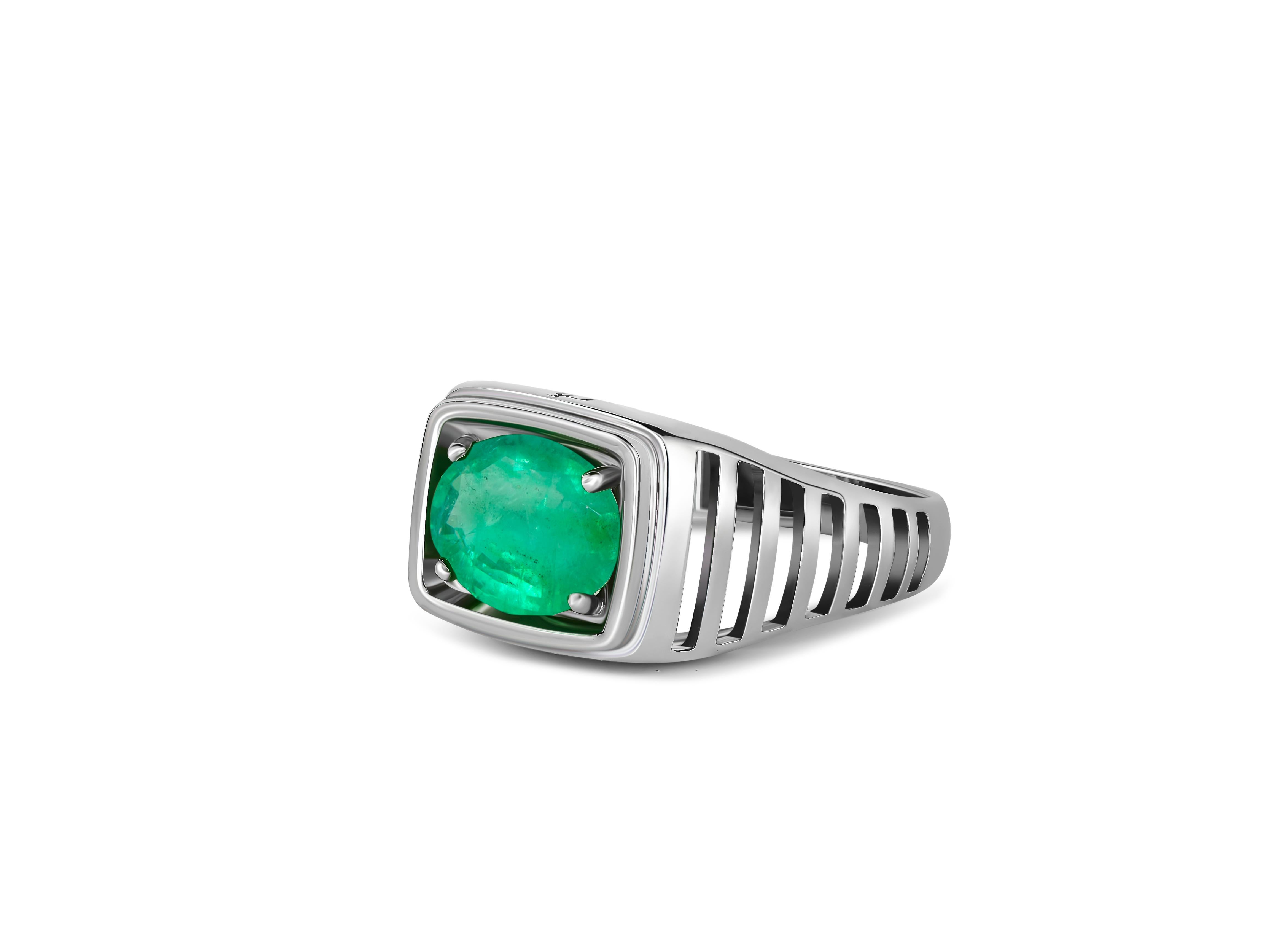 For Sale:  Emerald gold ring. 2