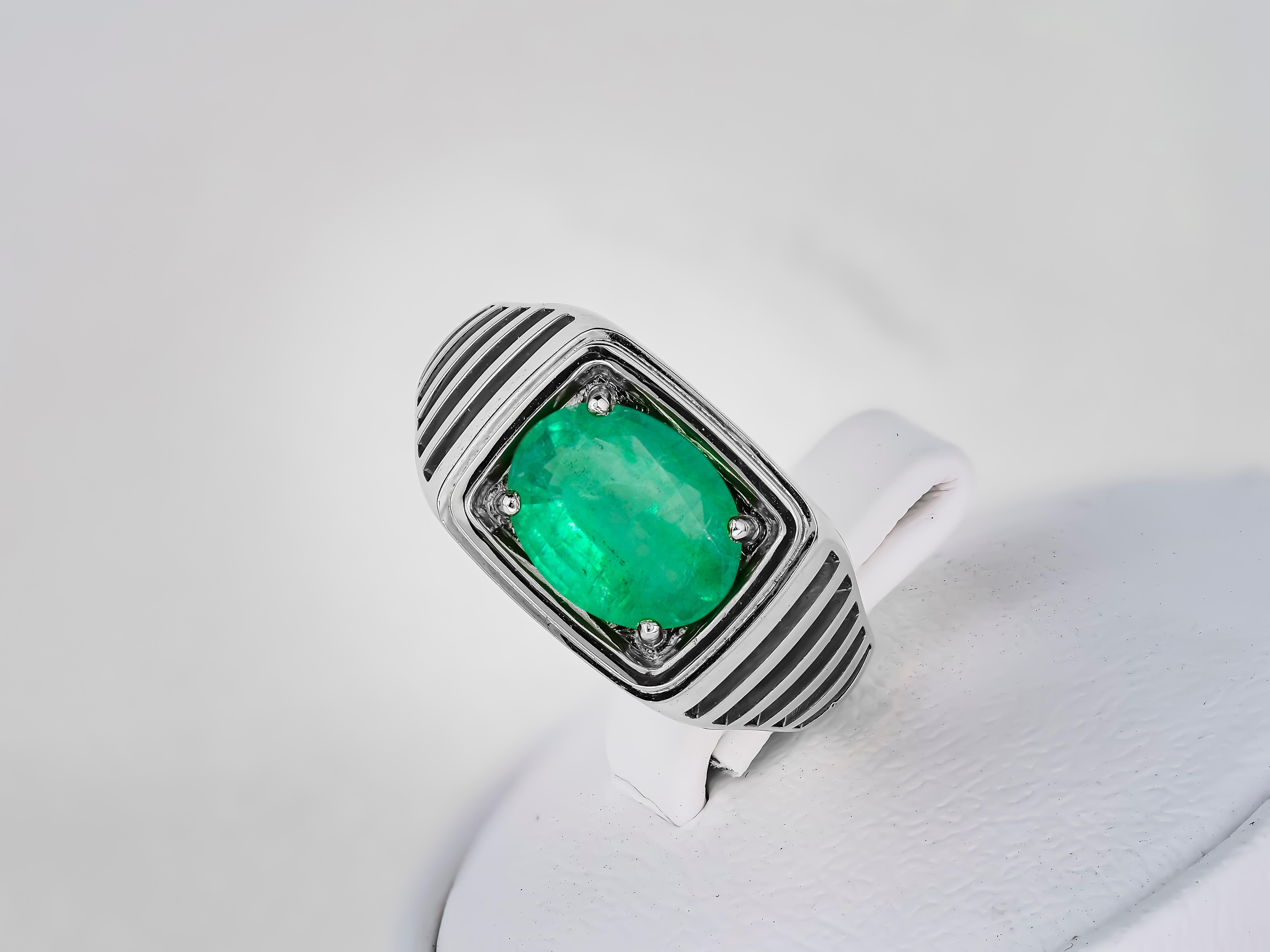 For Sale:  Emerald gold ring. 5