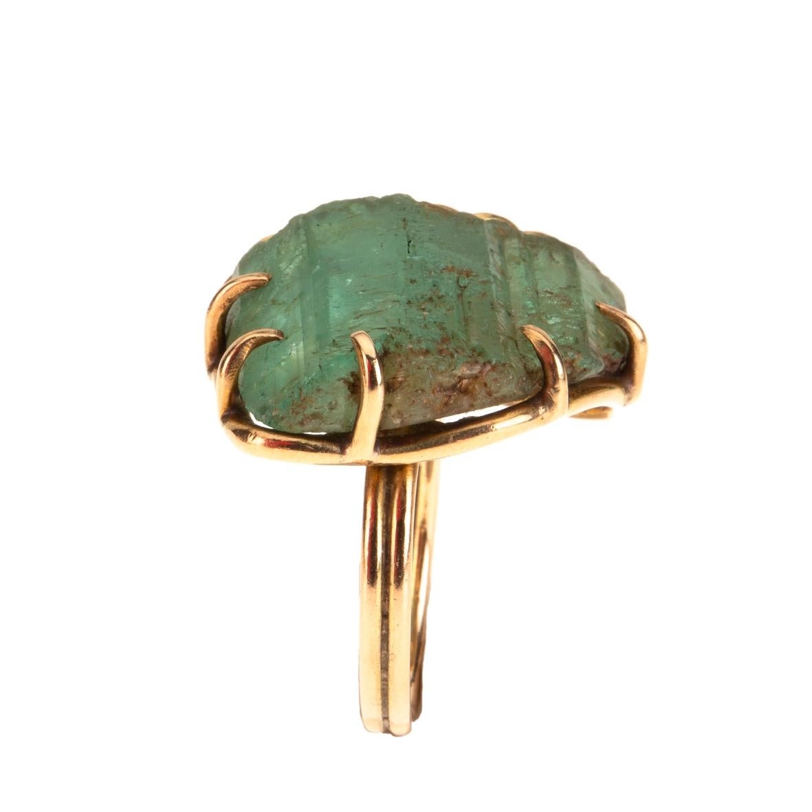 Emerald Gold Ring In New Condition For Sale In Milan, IT