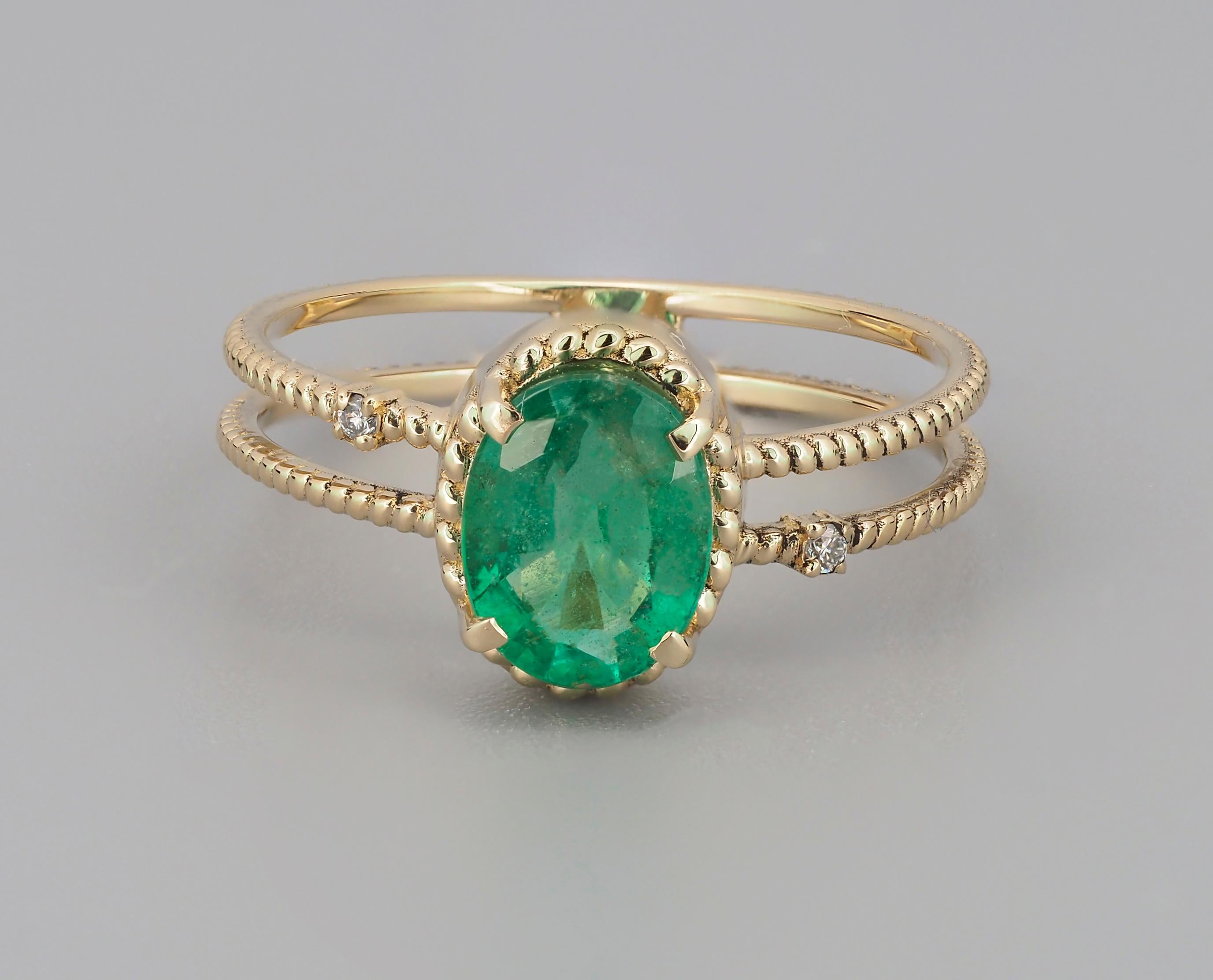 Emerald Gold ring.  For Sale 1