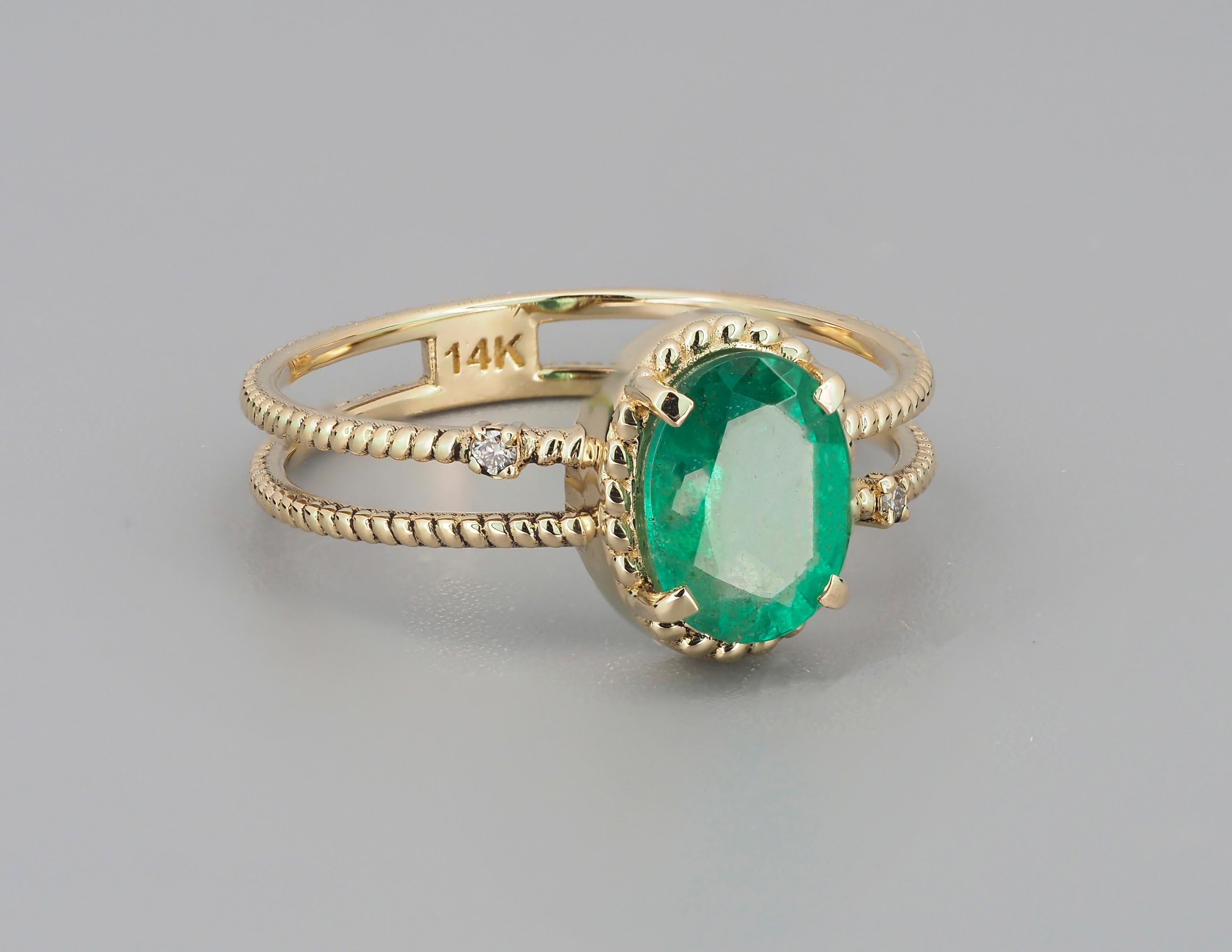 Emerald Gold ring.  For Sale 2
