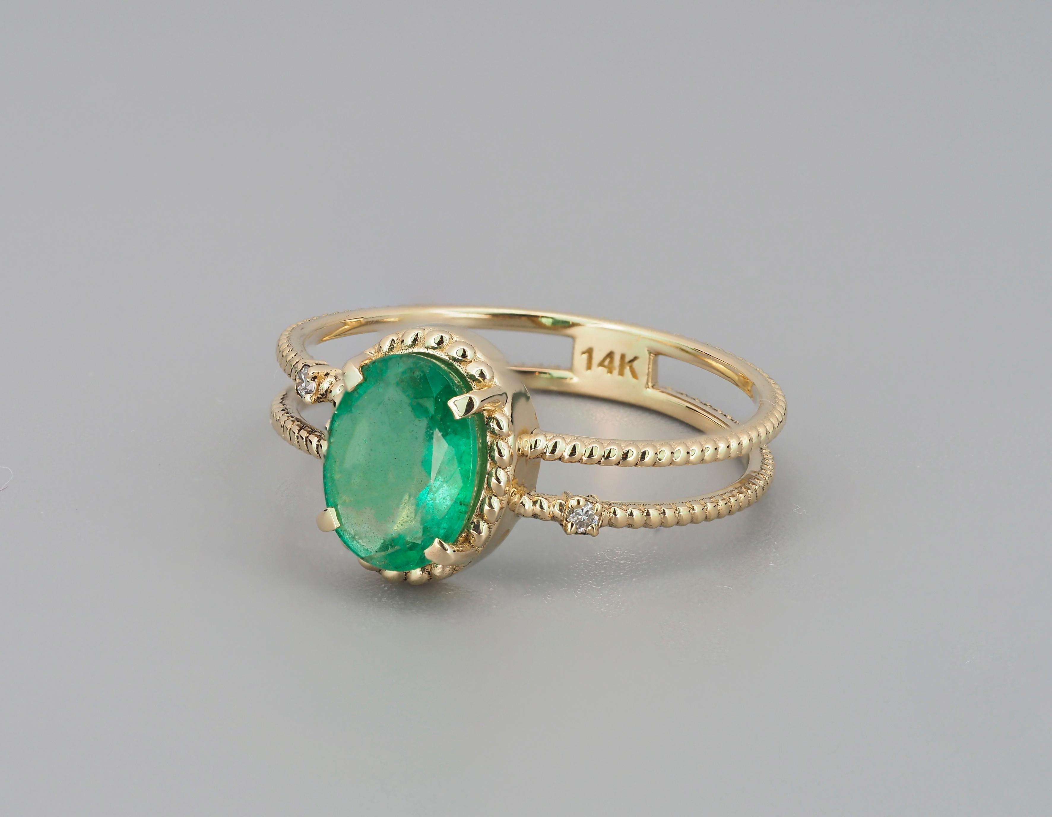 Emerald Gold ring.  For Sale 3