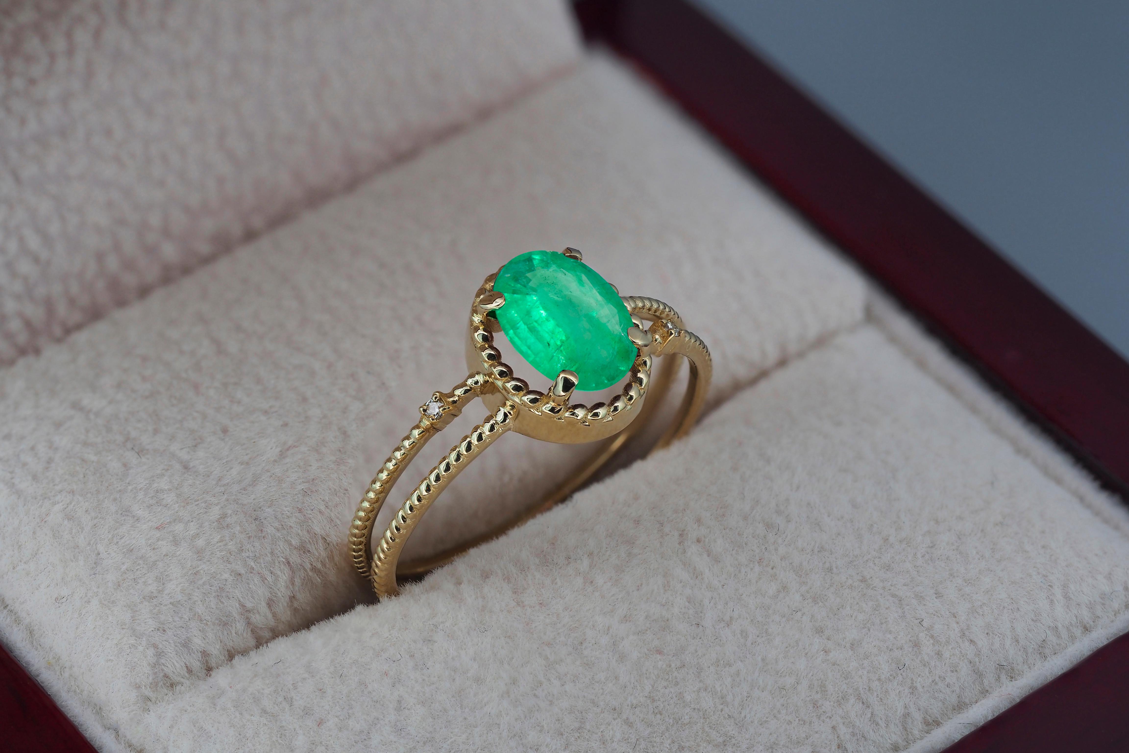Emerald Gold Ring. Oval Emerald Ring. 14k Gold Ring with Emerald In New Condition For Sale In Istanbul, TR