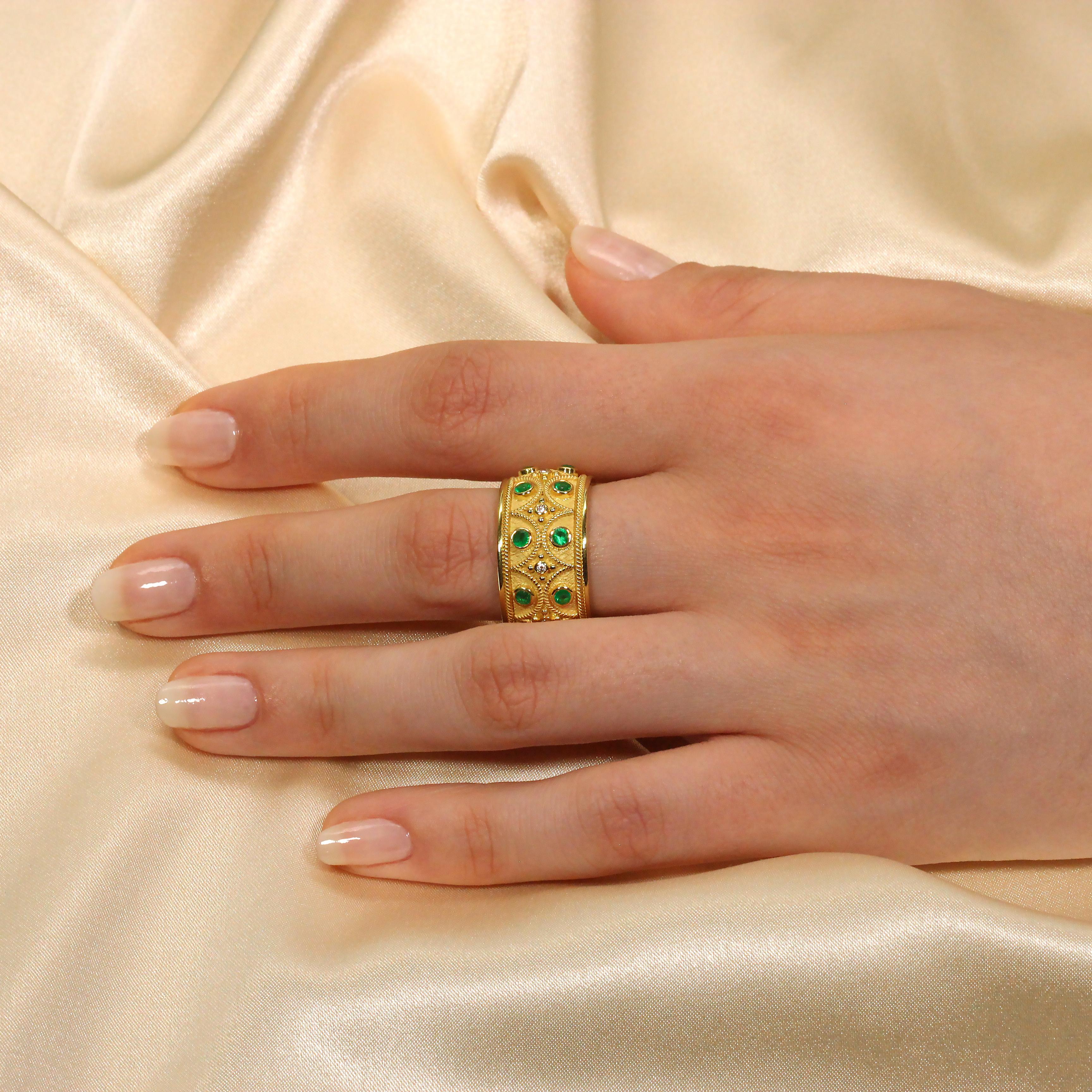 Women's Emerald Gold Ring with Brilliance For Sale