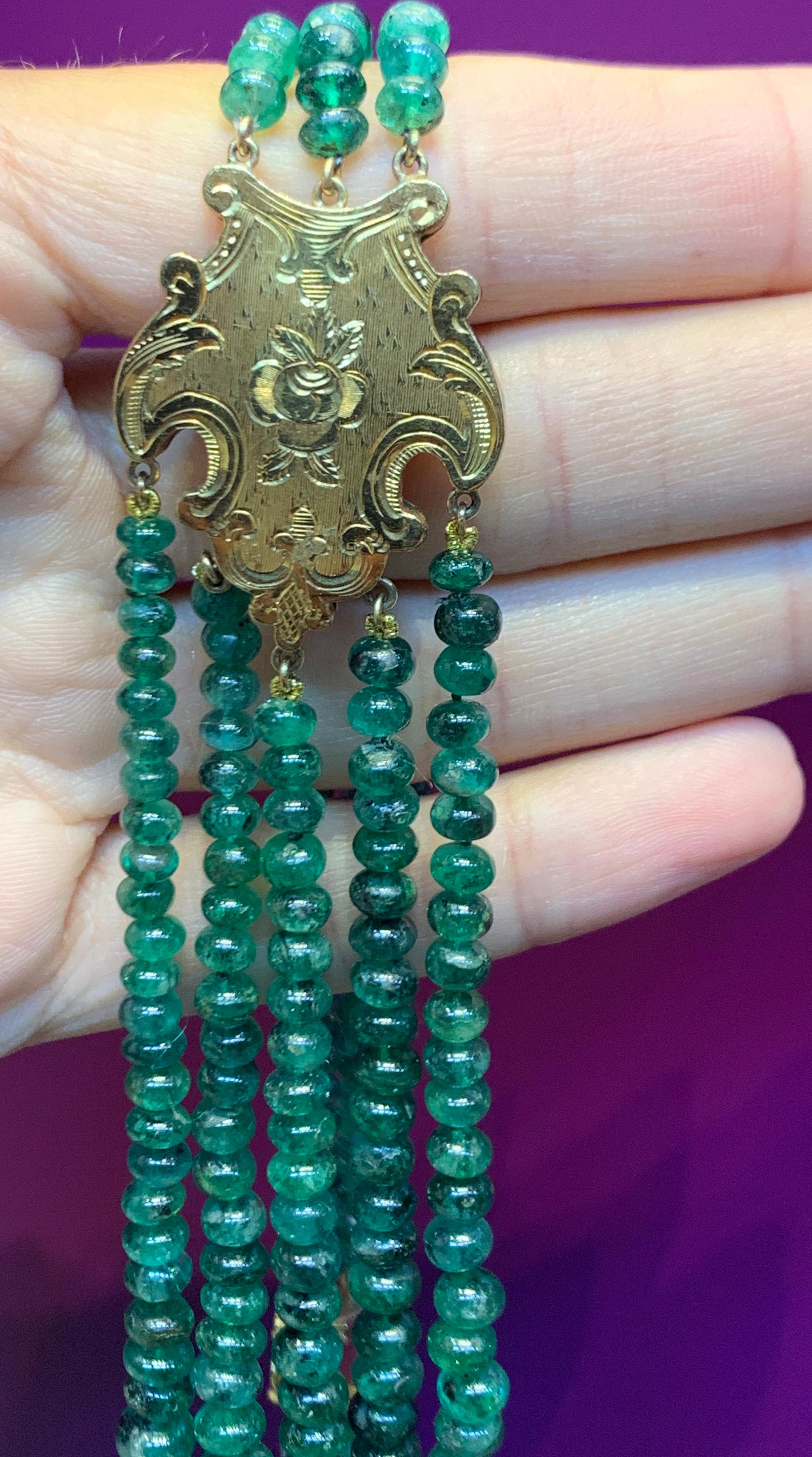 Emerald Graduated Bead Necklace In Excellent Condition For Sale In New York, NY