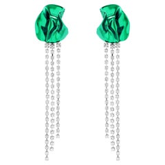 Georgia Statement-Ohrringe mit Smaragdgrünem, abstraktem, floralem Kristall und Fransen