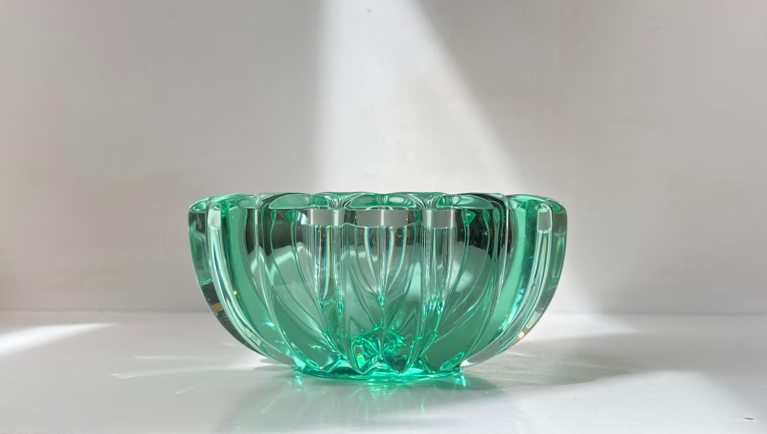 French Emerald Green Art Deco Glass Bowl by Pierre Gire for D’Avesn France For Sale