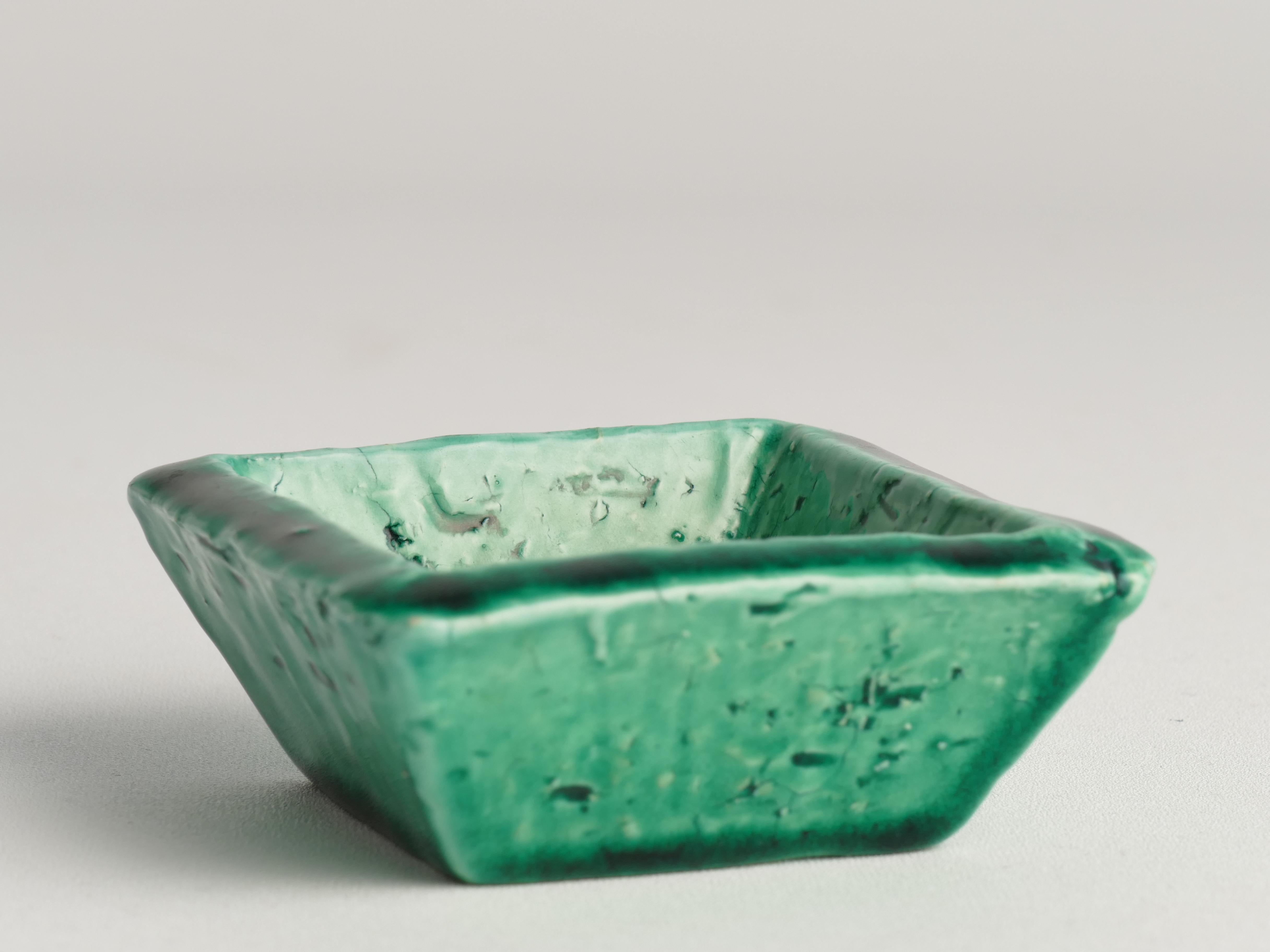 Emerald Green Chamotte Bowl  by Gunnar Nylund for Rörstrand, Sweden 1960s 2
