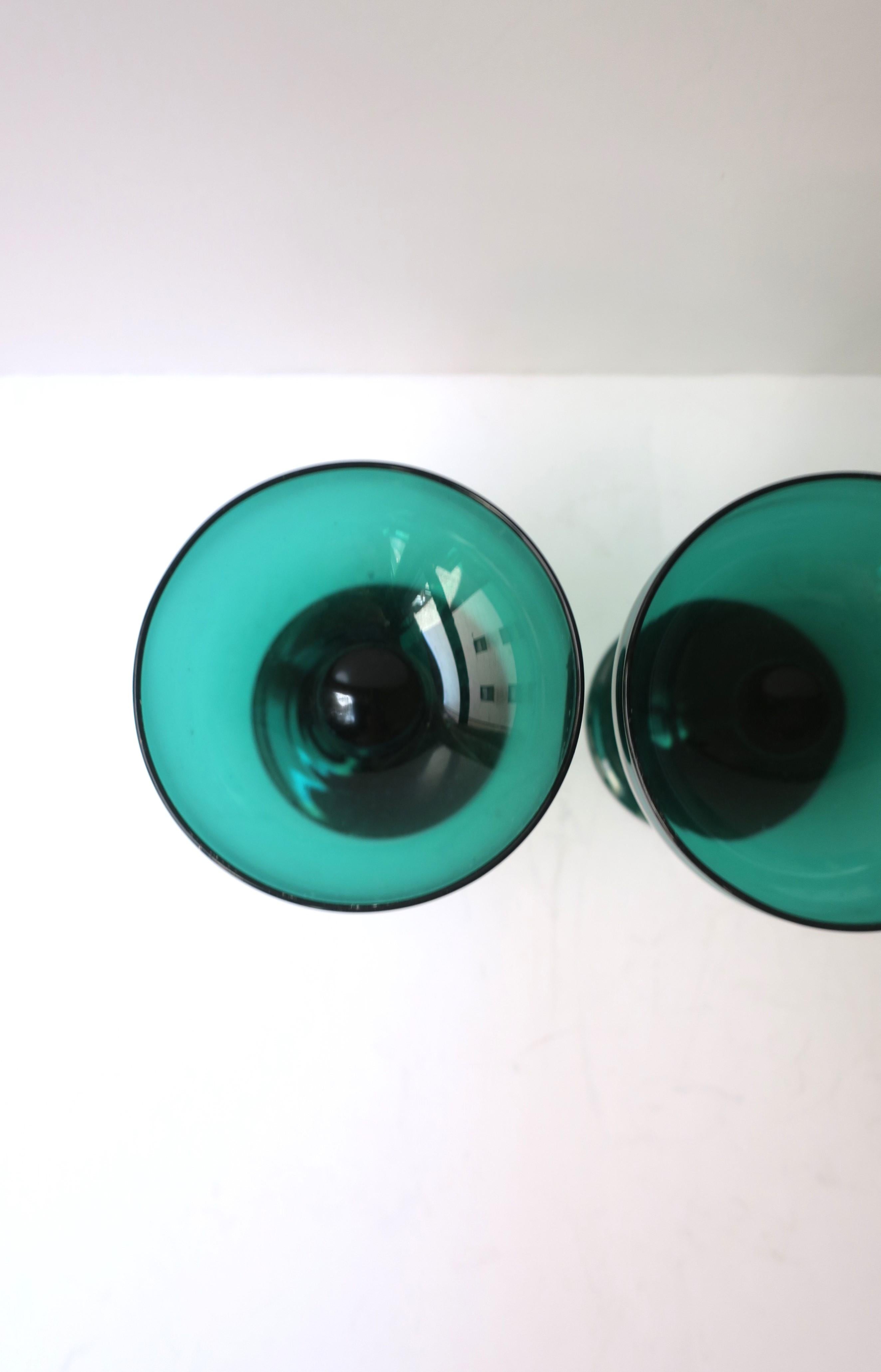 Bicchieri da champagne verde smeraldo Coupes in vendita 3