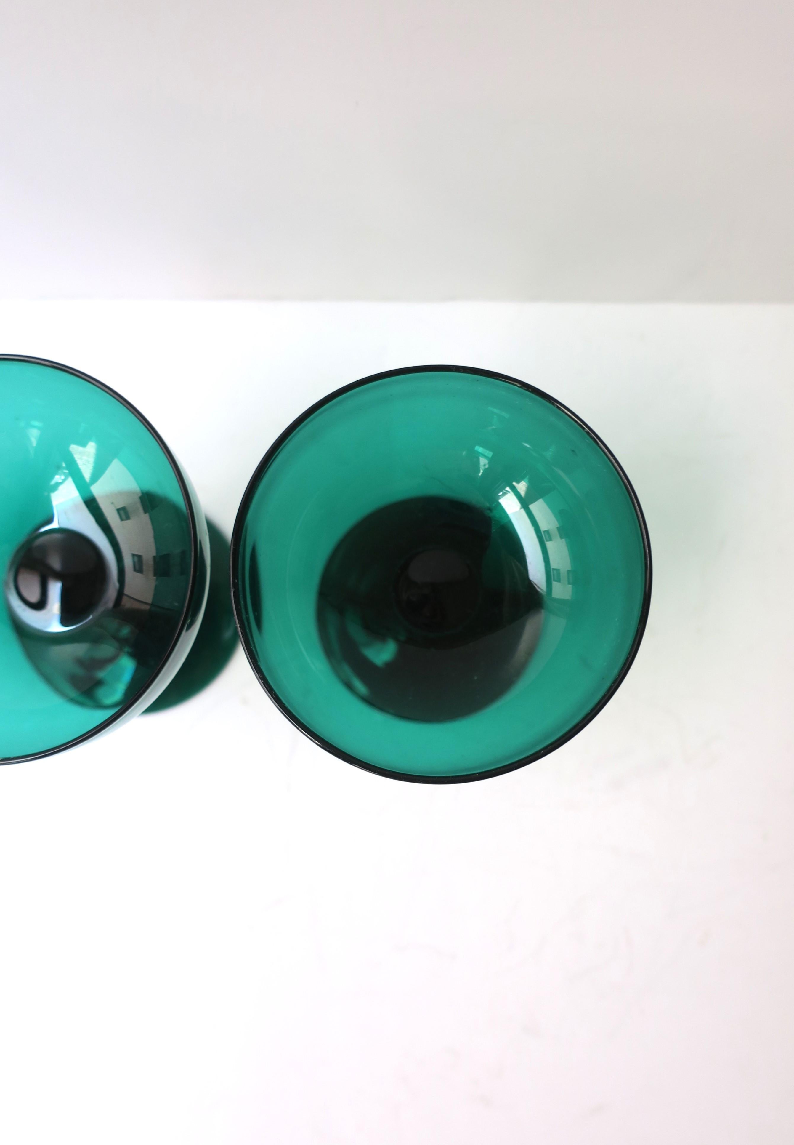 Bicchieri da champagne verde smeraldo Coupes in vendita 4