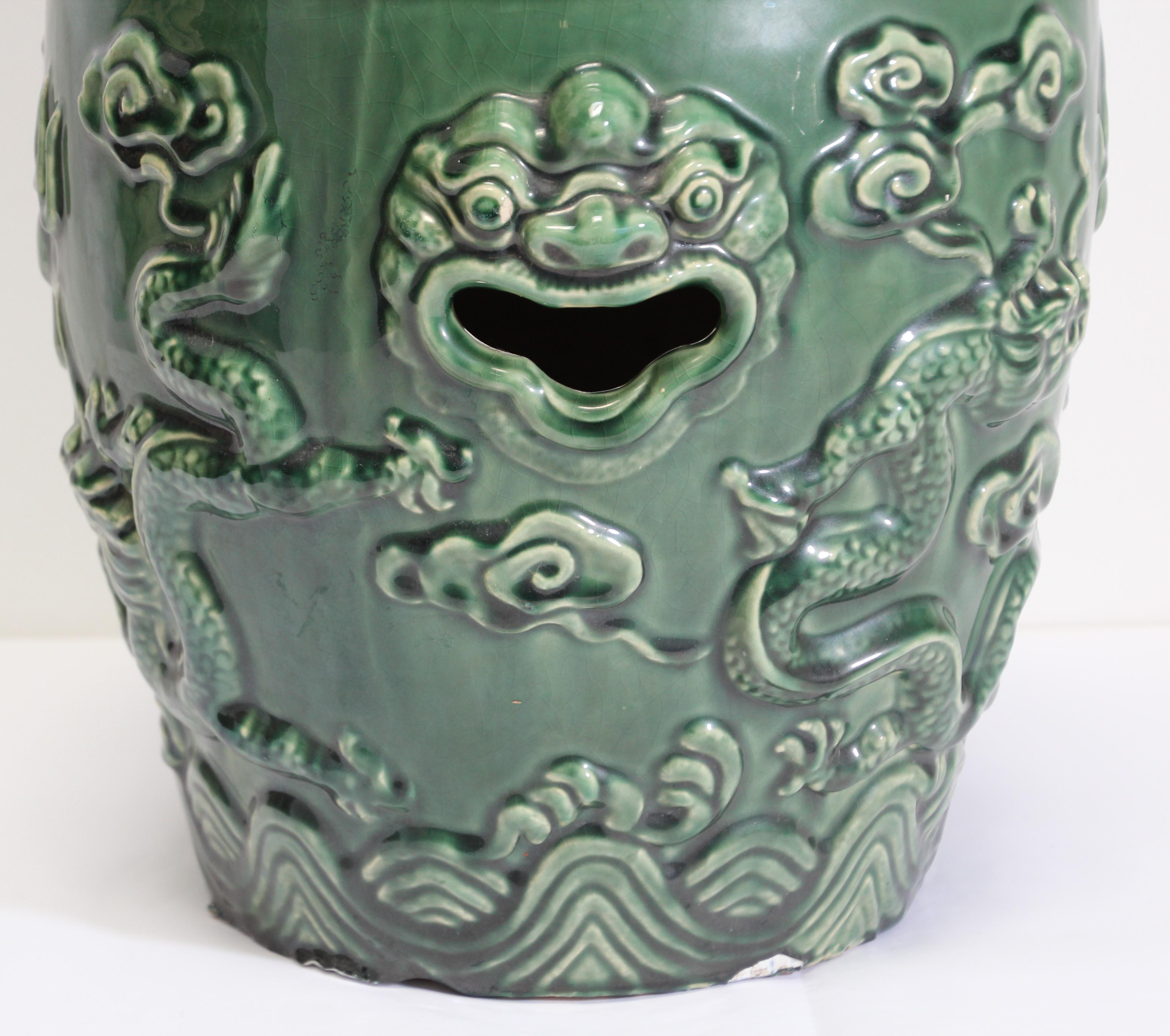 Emerald Green Chinese Ceramic Garden Stool with Dragons In Good Condition In North Hollywood, CA