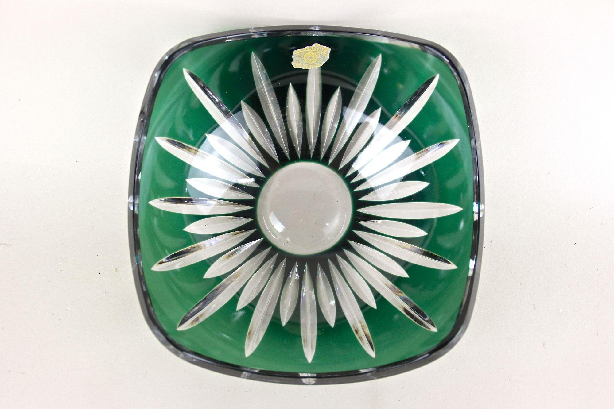 Cuenco de vidrio tallado verde esmeralda de Val Saint Lambert, Firmado - Bélgica ca. 1960 en venta 3