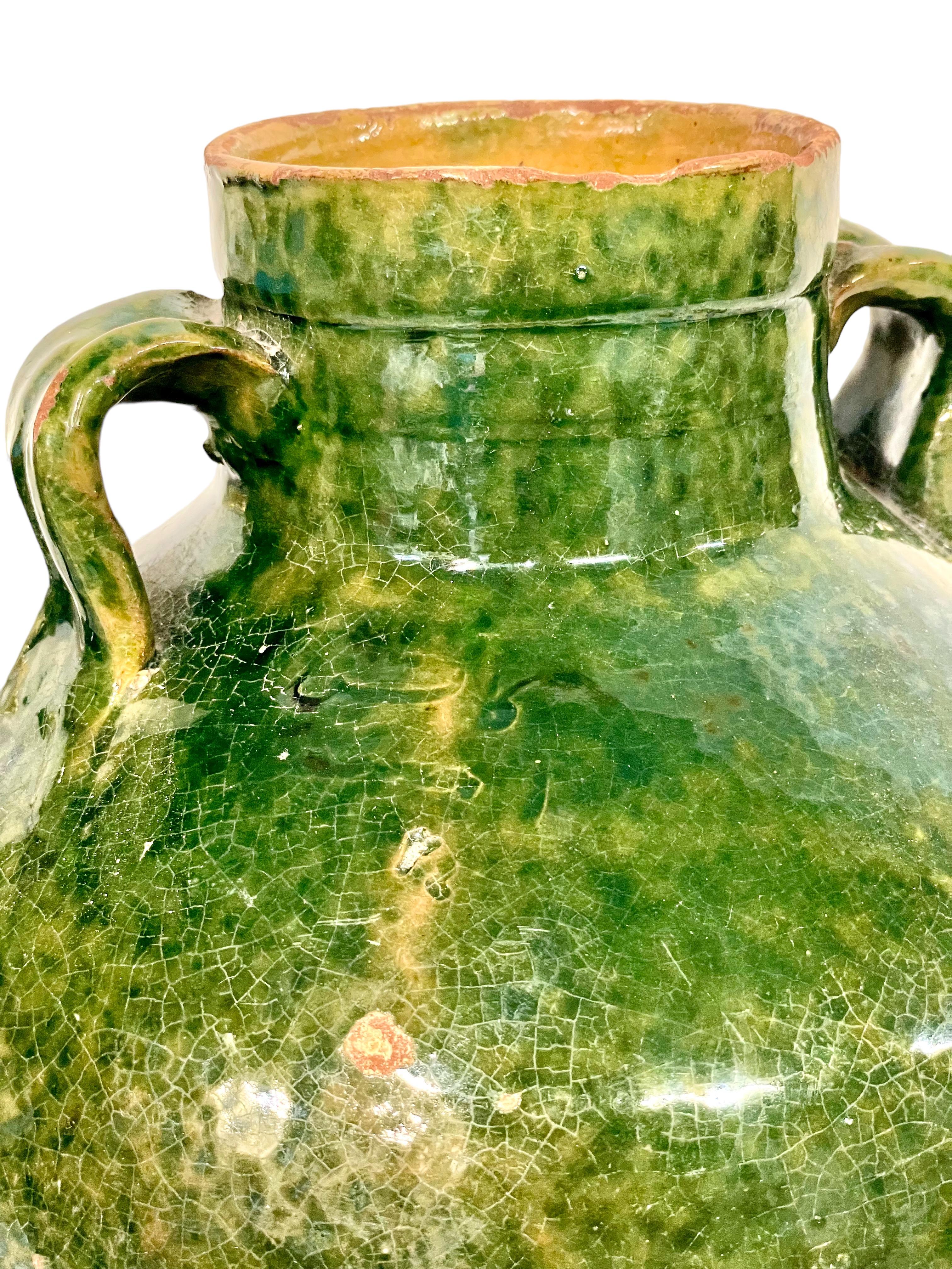 Terrakotta-Olivenölkrug mit zwei Henkeln aus dem 19. im Angebot 6