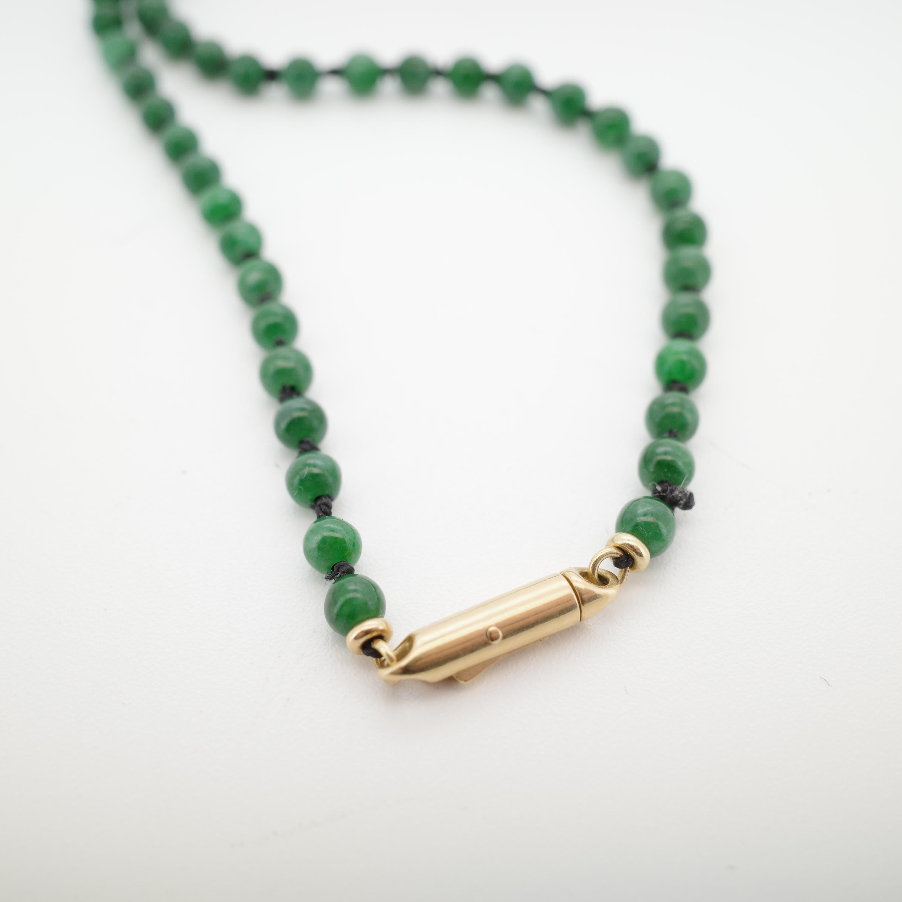 Collier de Jadeite Vert Emeraude, non traité, 19