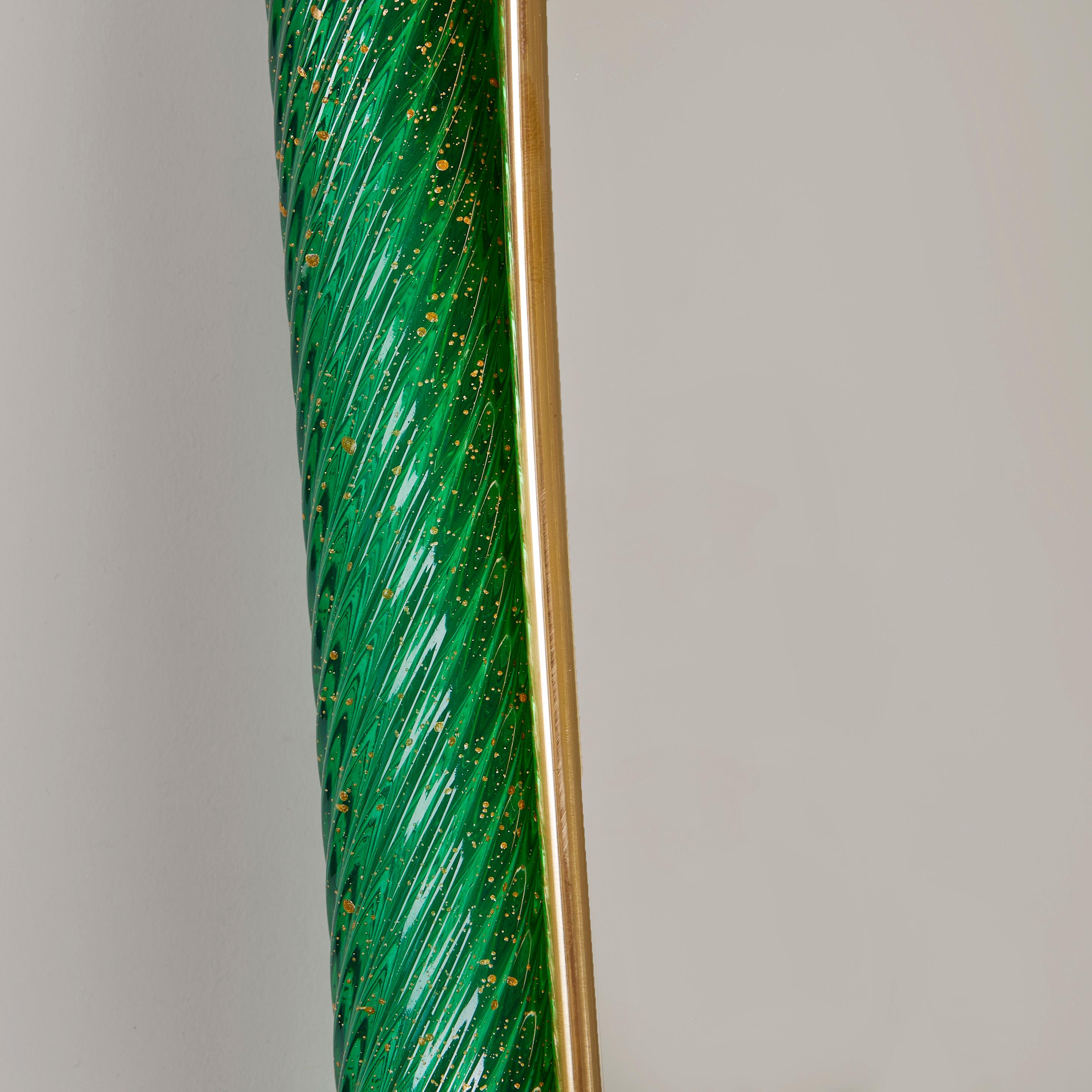 Italienischer Spiegel aus grünem, gedrehtem Murano und Messing im Stil von Barovier und Toso, Firenze im Angebot 1