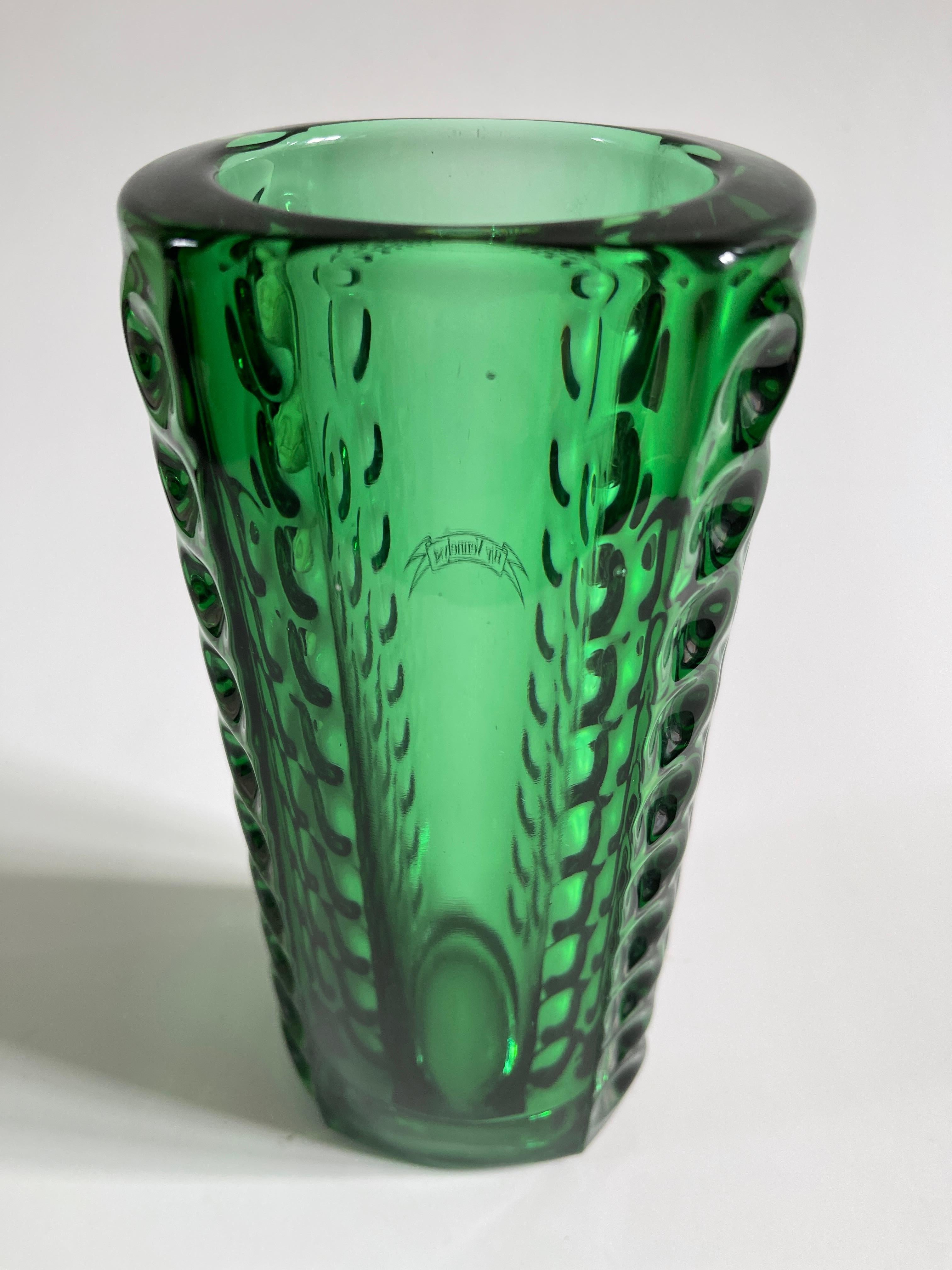 Emerald Green Optical Glass Vase by Rudolf Jurnikl, 1960s In Good Condition For Sale In New York, NY