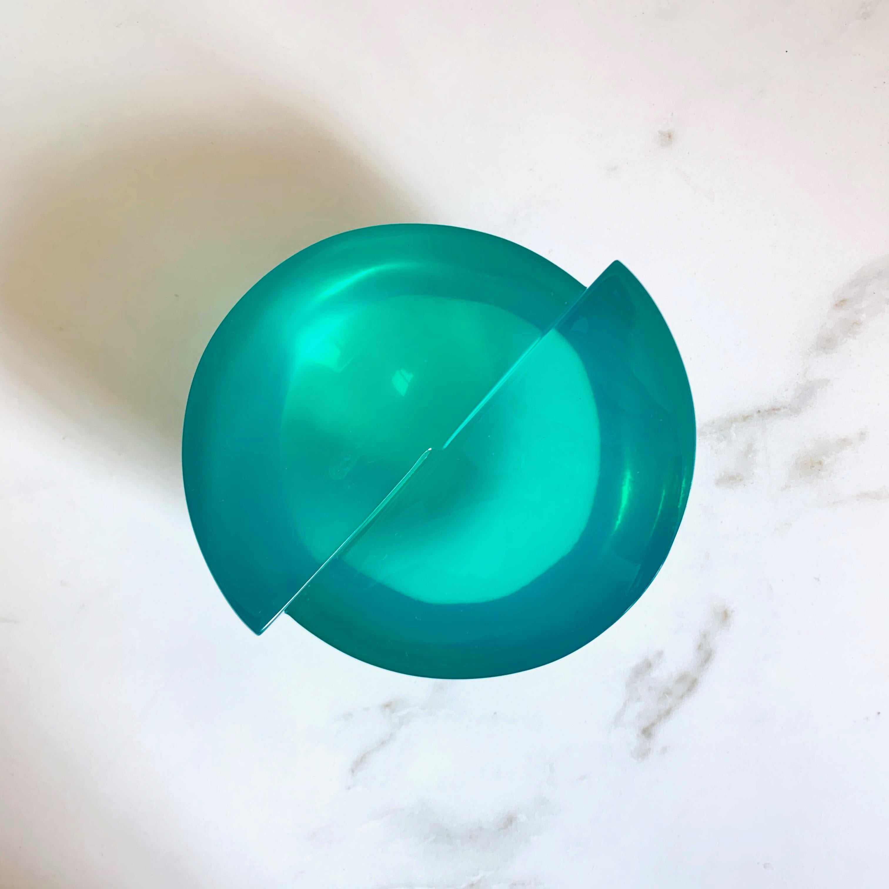 Modern Emerald Green Semi Sphere Sculpture in Polished Resin by Paola Valle For Sale