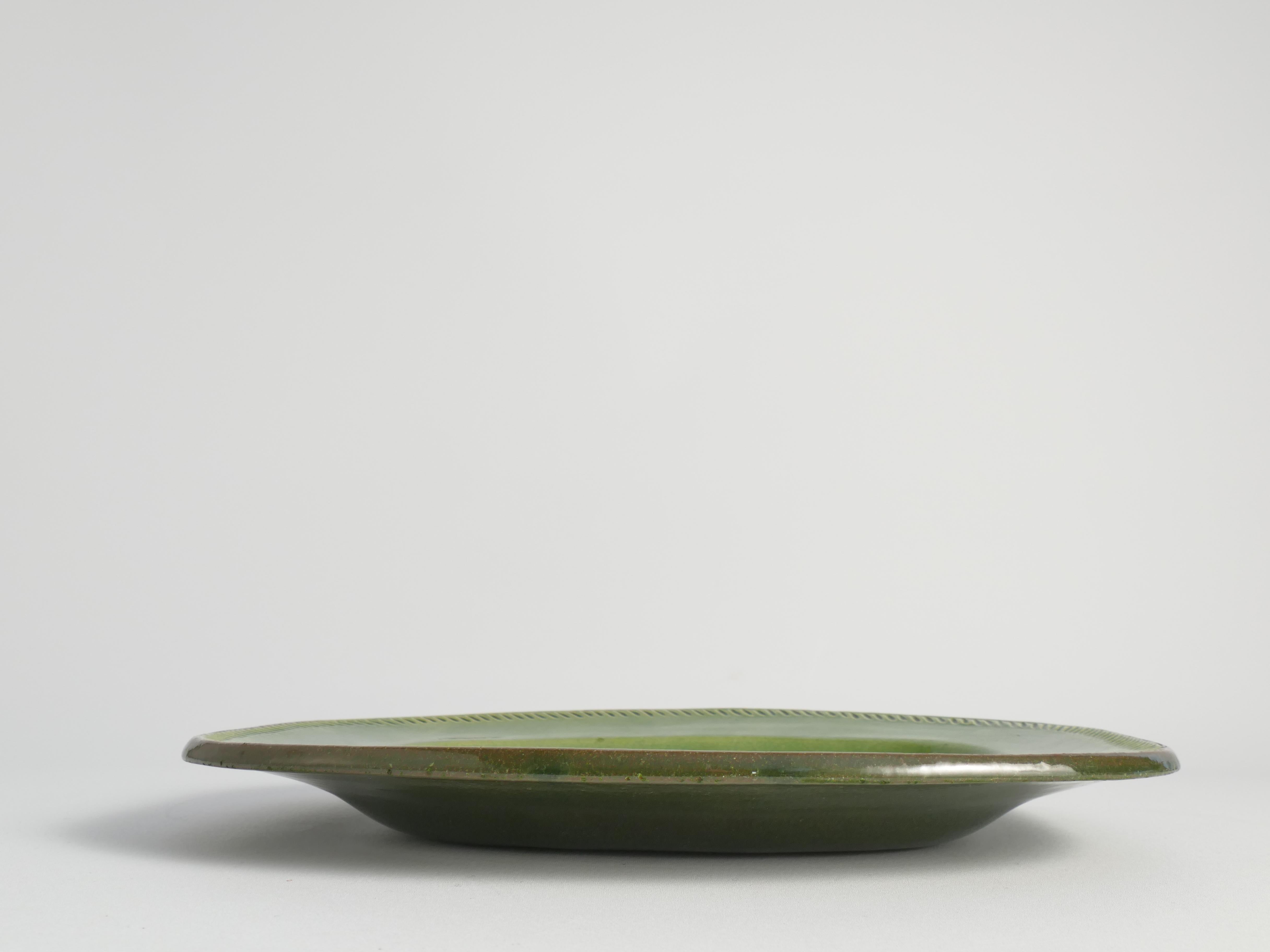 Mid-Century Modern Plat en grès vert émeraude par Andersson & Greene, Höganäs, Suède en vente