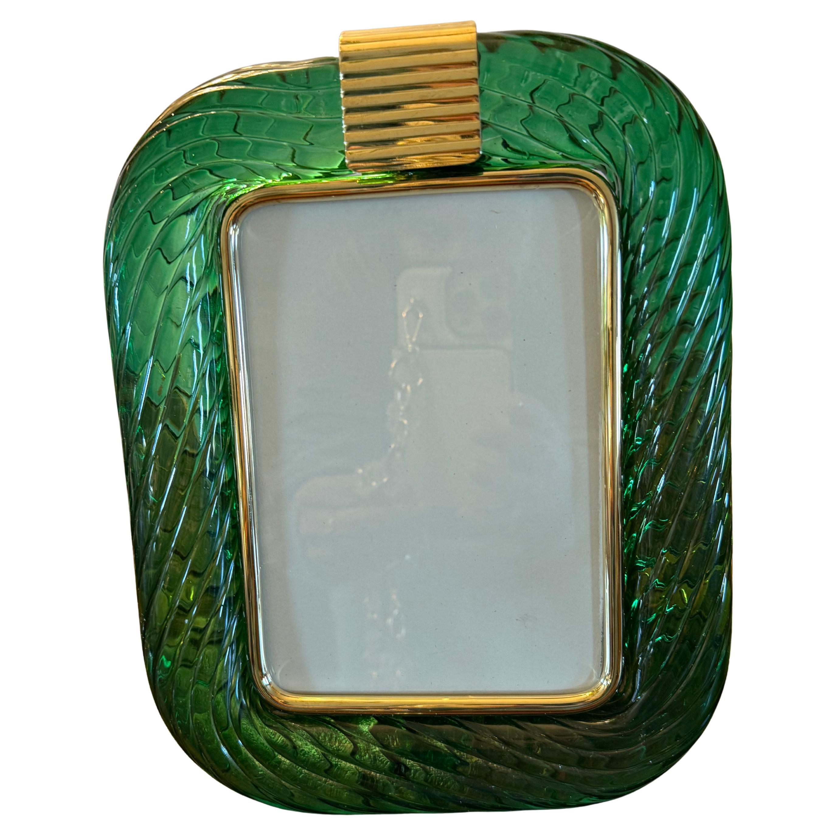 Marco de fotos de latón y cristal de Murano retorcido verde esmeralda