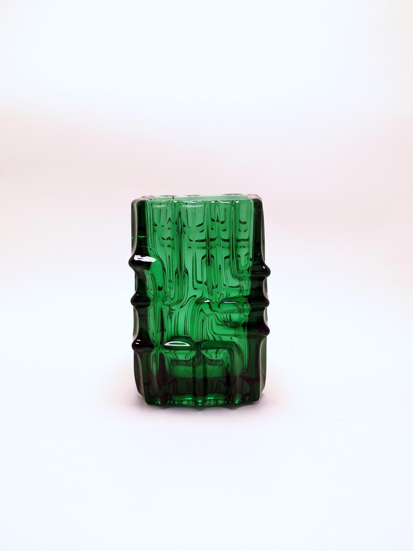 Emerald green vase by Vladislav Urban for Sklo Union, 20th century, Europe 1960s.