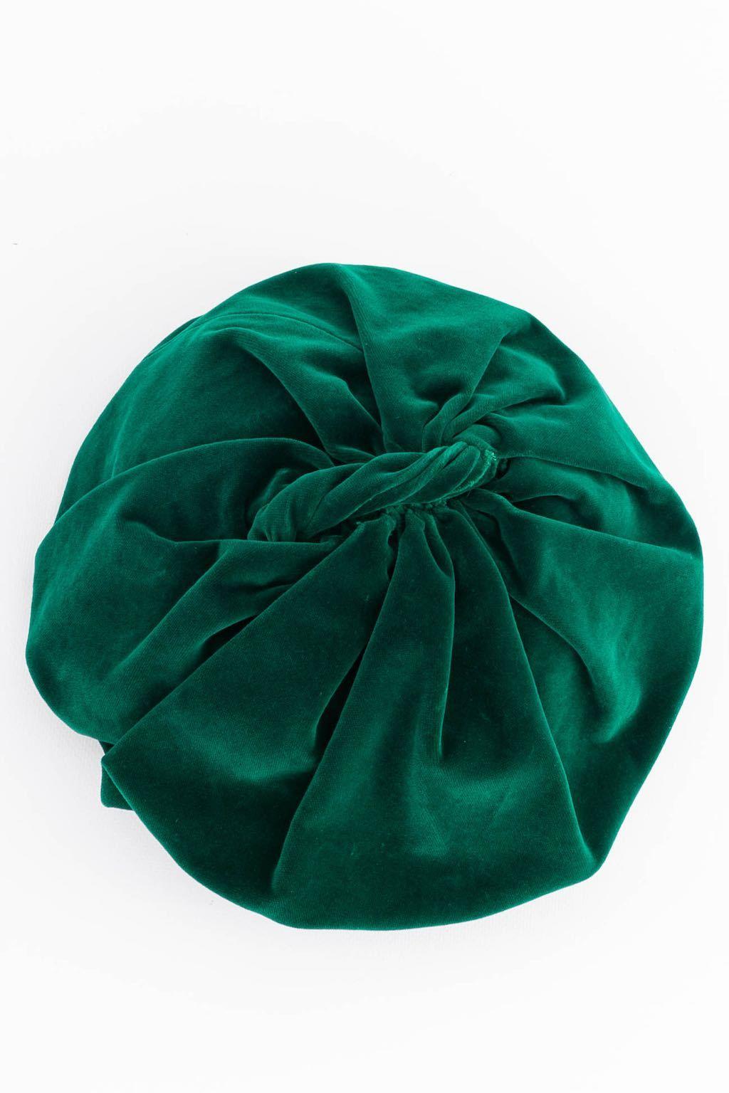 Emerald Green Velvet Beret in Silk Velvet For Sale 2