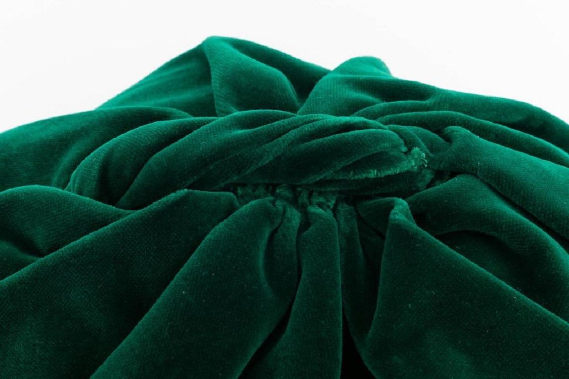 Emerald Green Velvet Beret in Silk Velvet For Sale 4