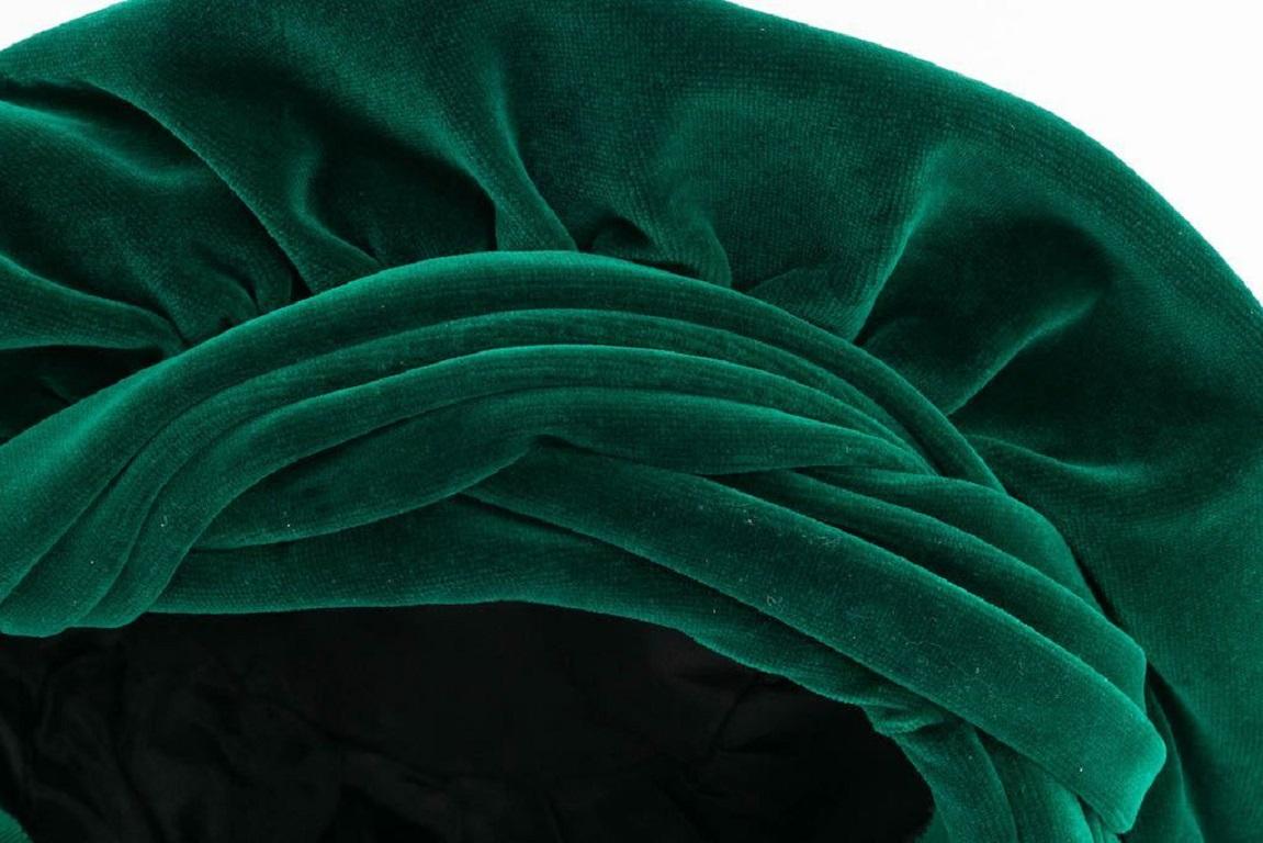 Emerald Green Velvet Beret in Silk Velvet For Sale 5
