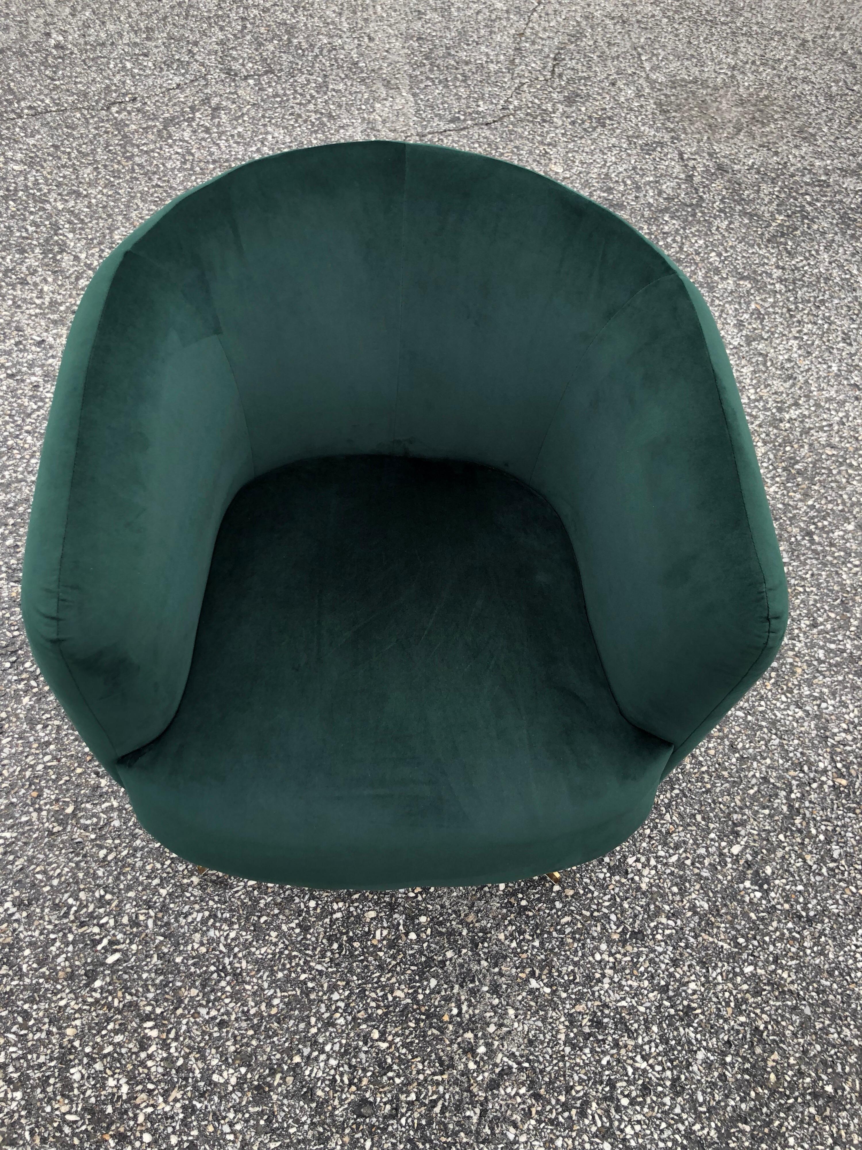 Contemporary Emerald Green Velvet Swivel Club Chair