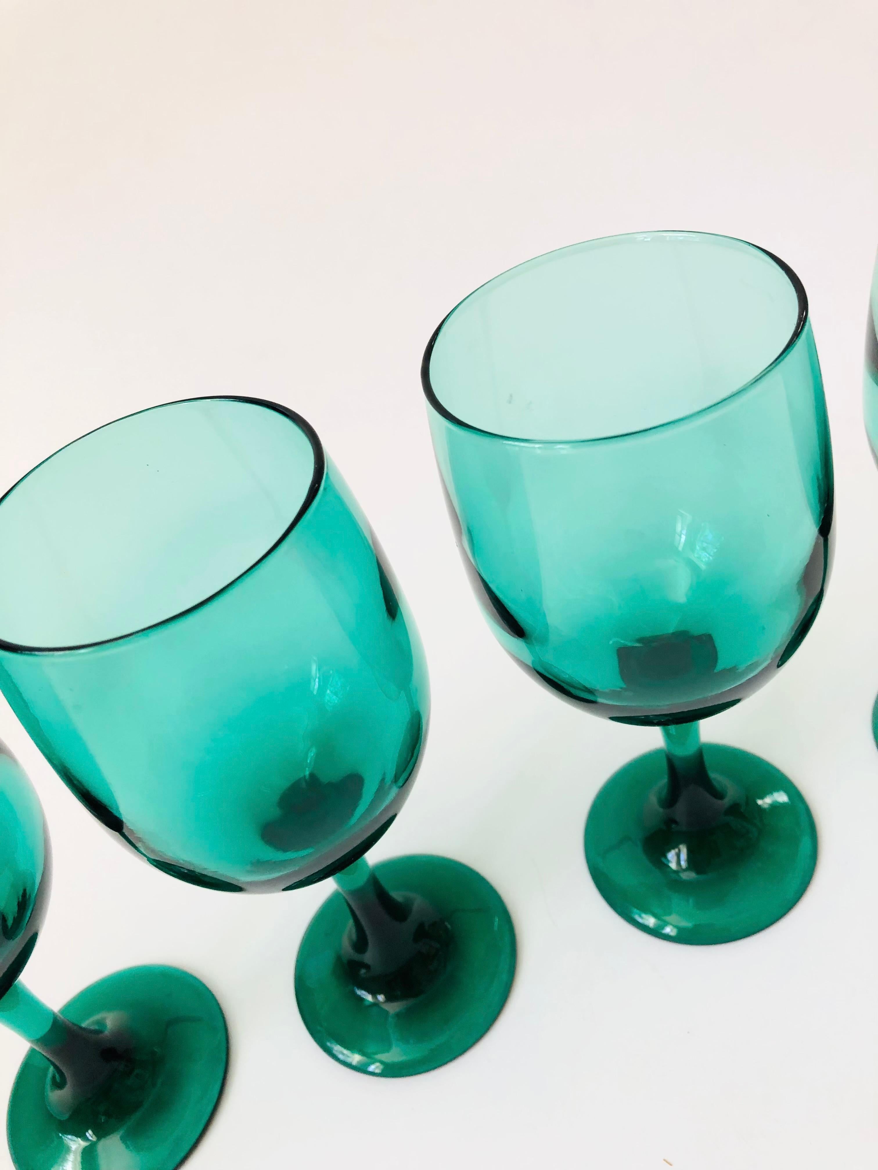 Modern Emerald Green Wine Glasses - Set of 4 For Sale