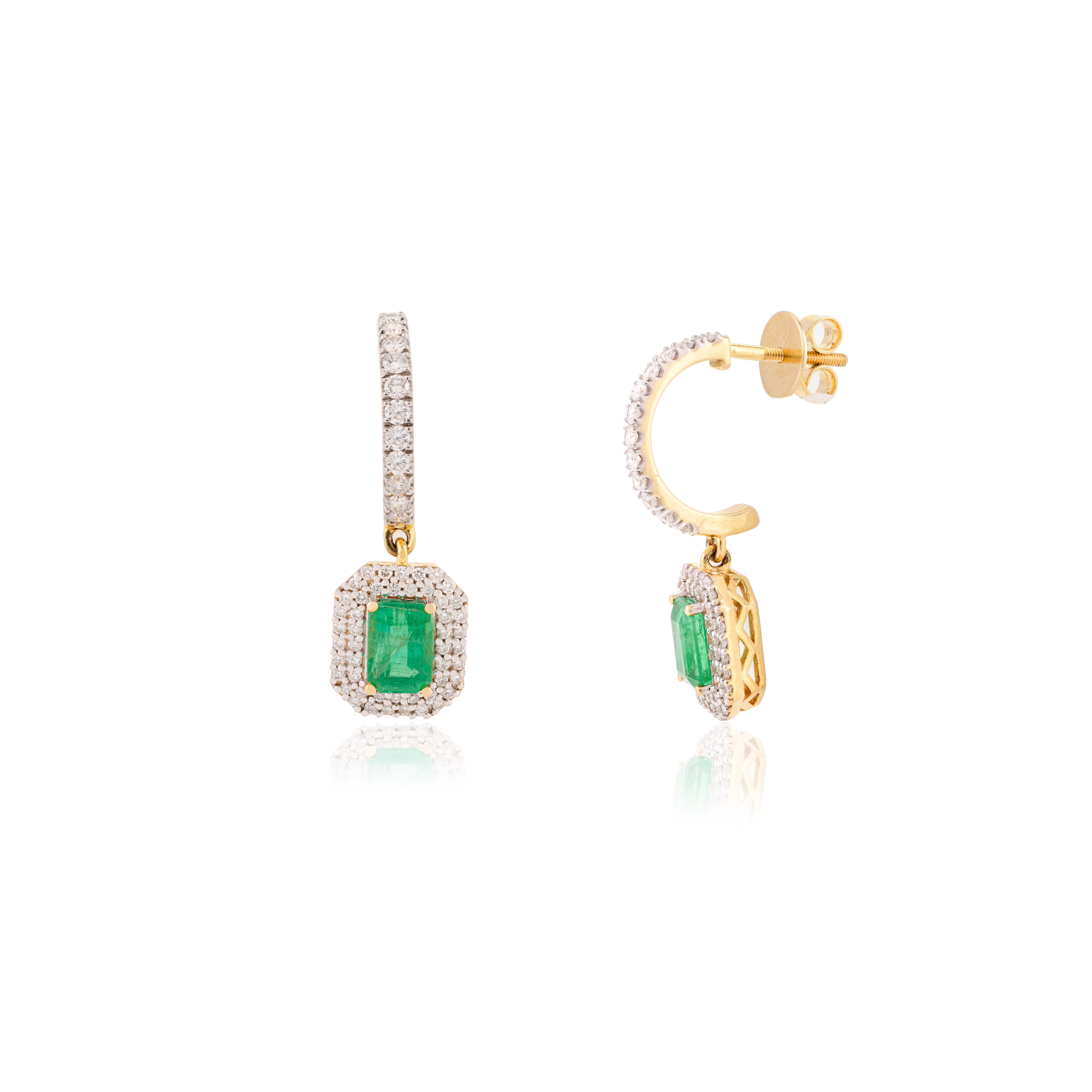 Boucles d'oreilles Emeraude Halo Diamant Dangle en Or Jaune 14k pour Mariage Pour femmes en vente