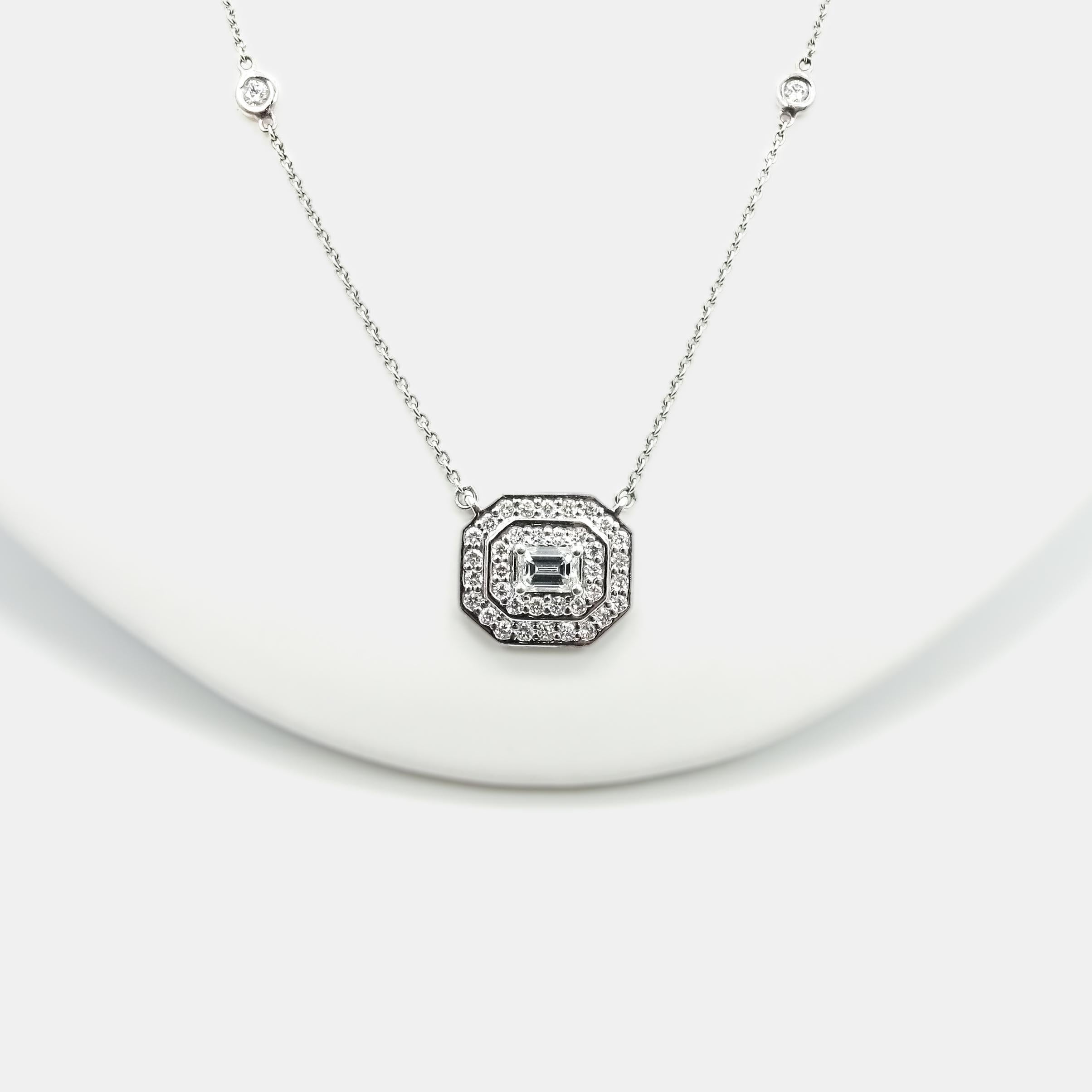 Emerald Cut Emerald halo mosaic and round diamond bezel necklace For Sale