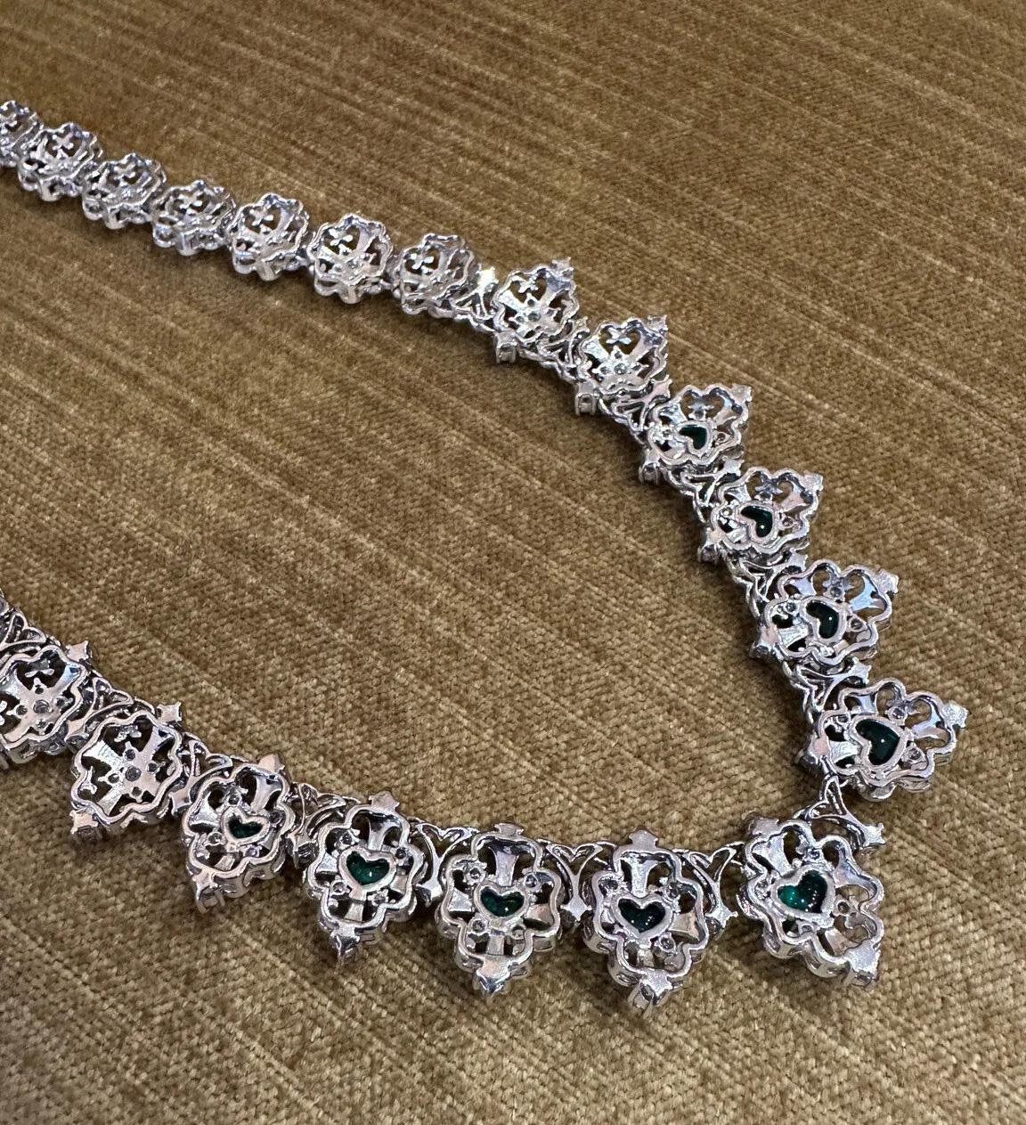 Filigrane Halskette aus Platin mit Smaragdherz-Cabochon und Diamant im Angebot 4