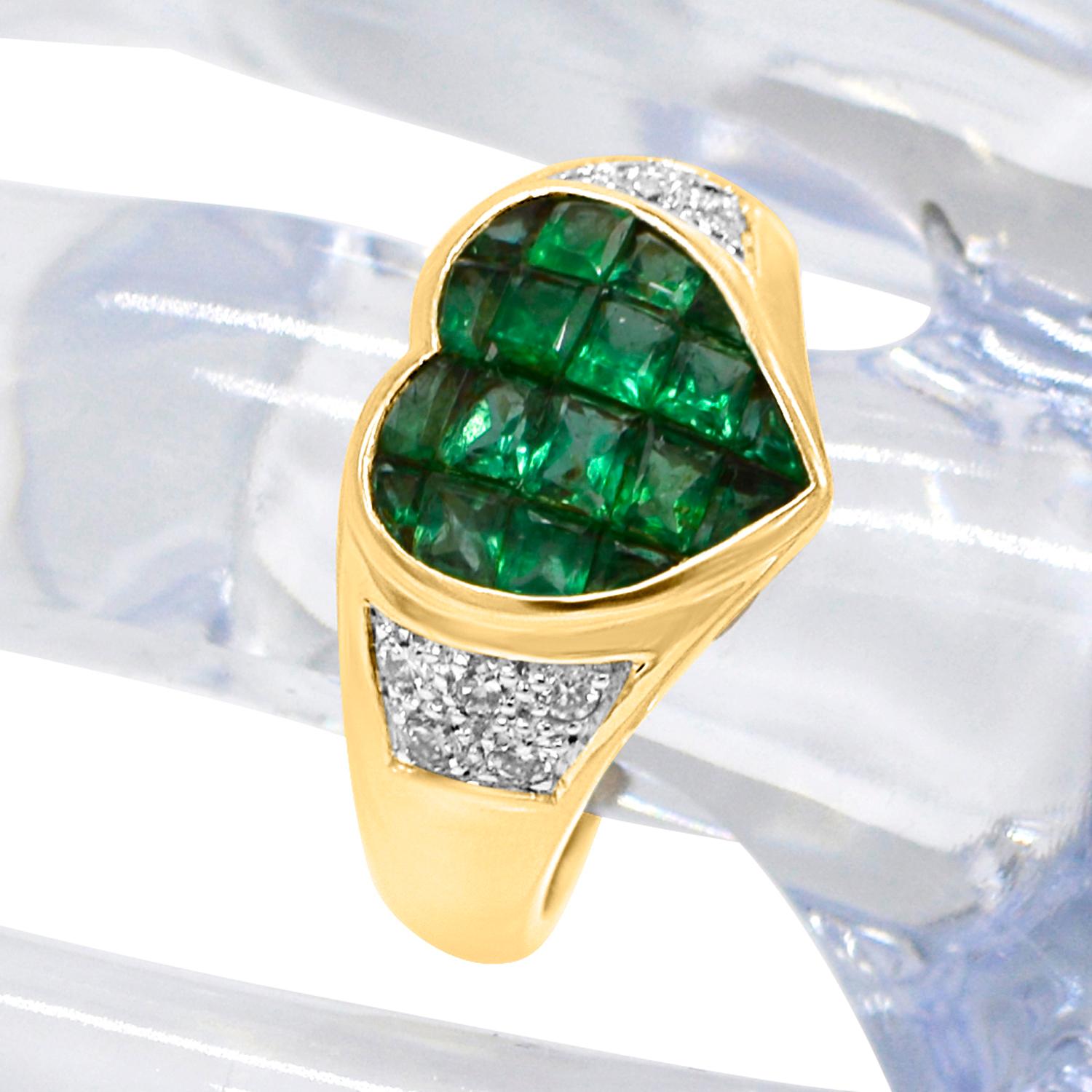 Emerald Heart Invisible Setting Ring & Diamond 18 Karat Gold For Sale 4