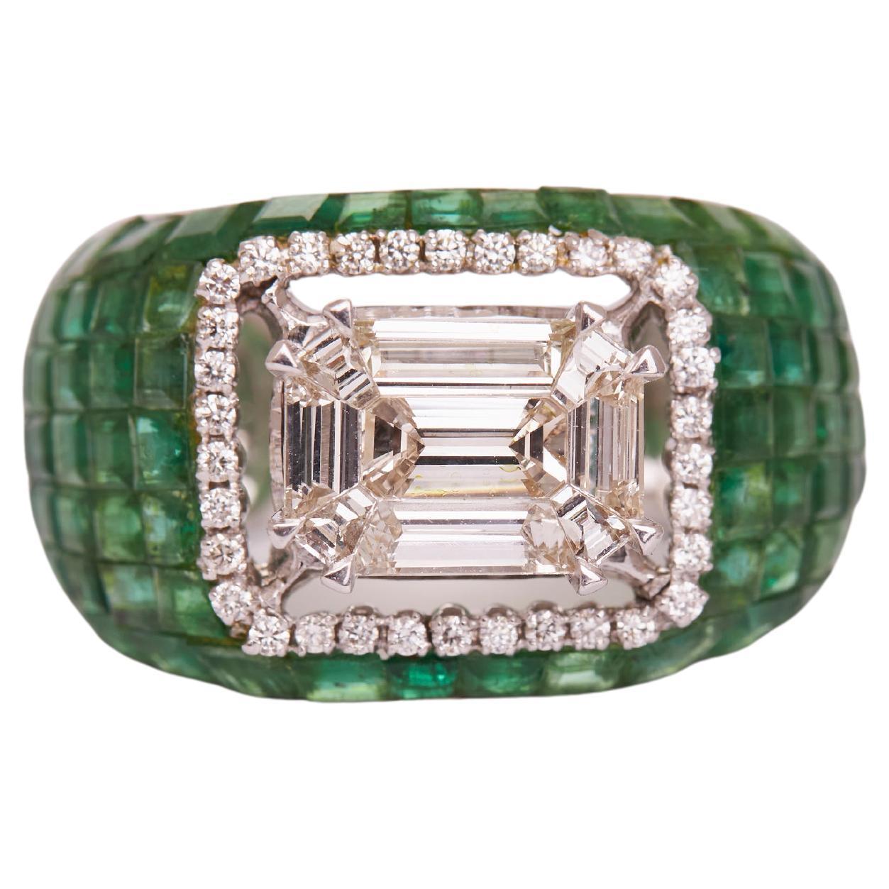 Emerald Invisible Setting Ring in 14kt Gold Corte redondo en venta