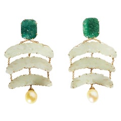 Orecchini con perle naturali in oro e giada smeraldo