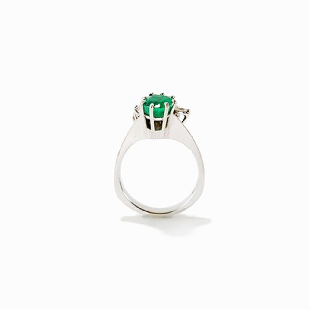 Emerald Jewelry Set with Diamonds, 18 Carat White Gold, 20th Century For Sale 2