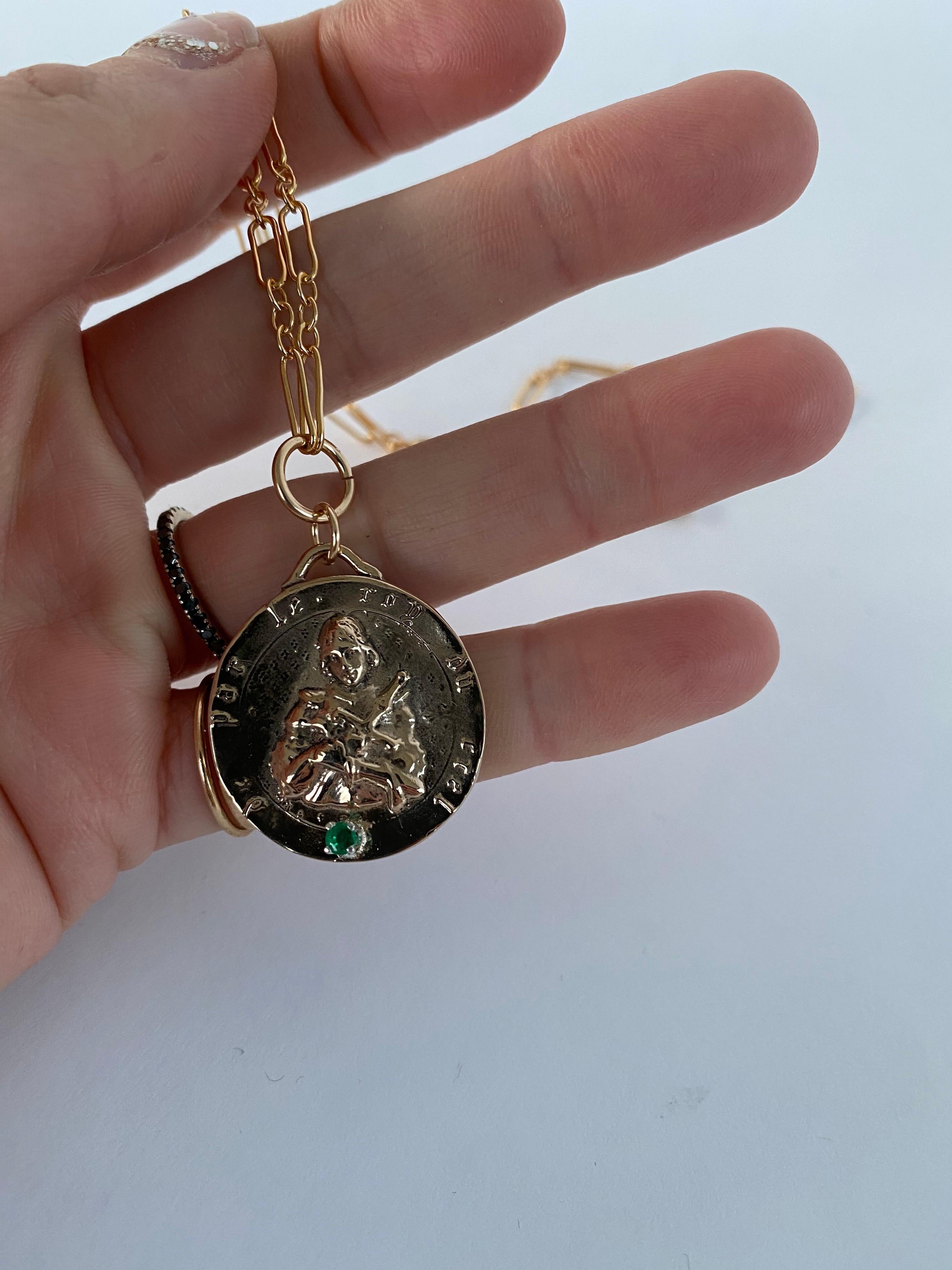 Donna Medaglia di smeraldo Giovanna d'Arco Collana a catena con ciondolo a forma di moneta J DAUPHIN in vendita