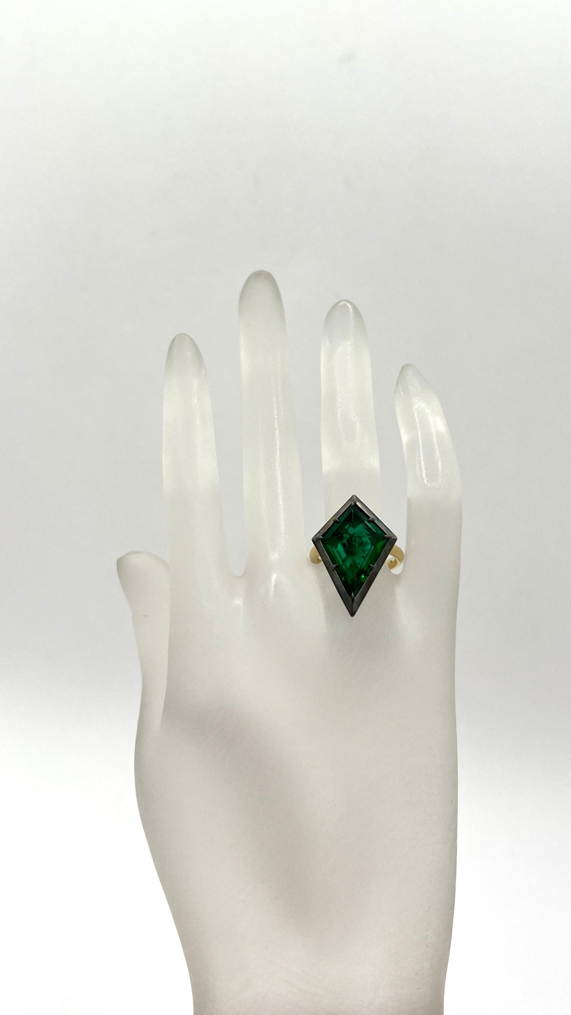 Kite Cut Emerald Kite Shape Solitaire Cocktail Ring in 18K Yellow Gold & Black Rhodium For Sale