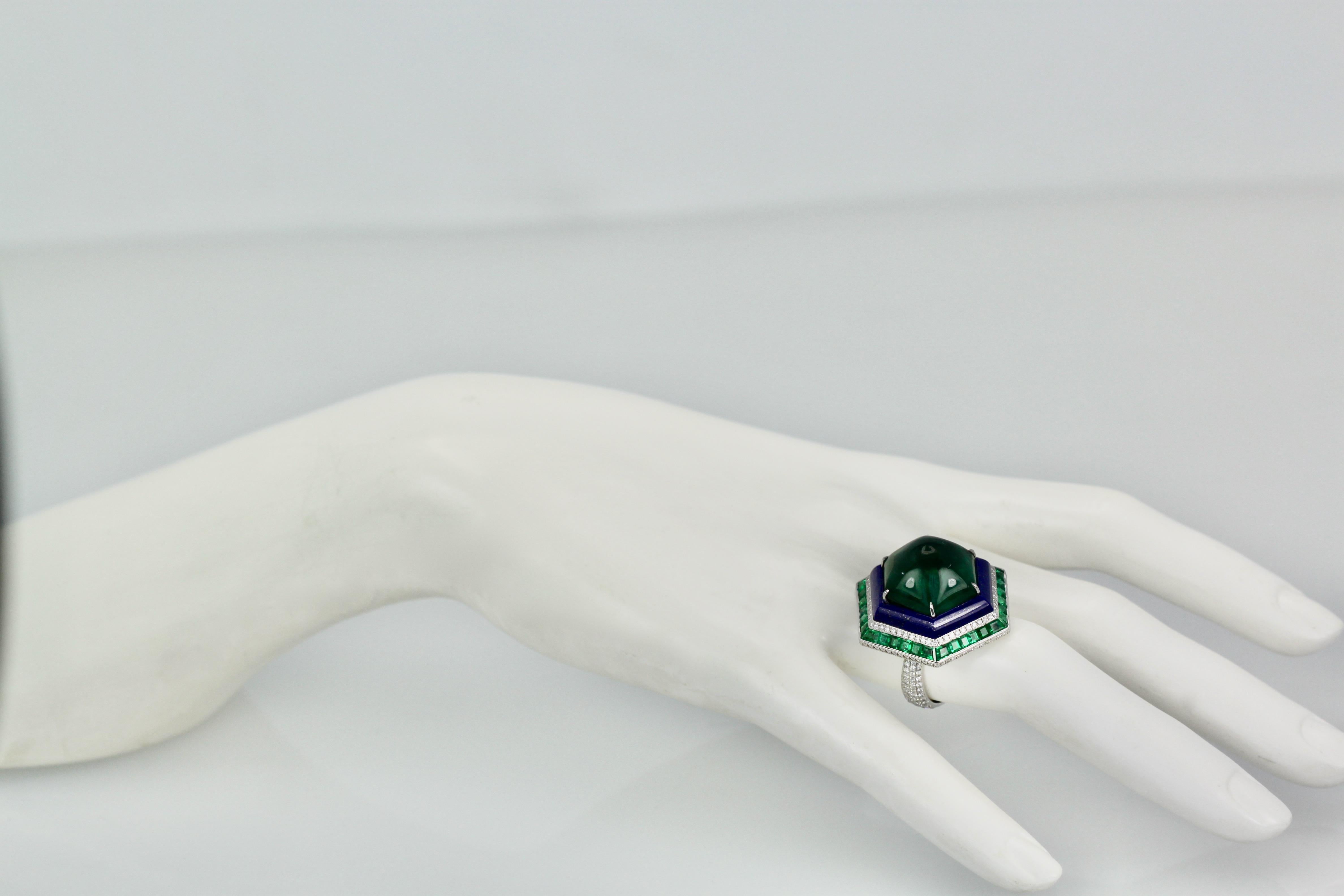Sugarloaf Bullet Emerald of 29 Carats and Lapis Diamond Ring 18K For Sale 4