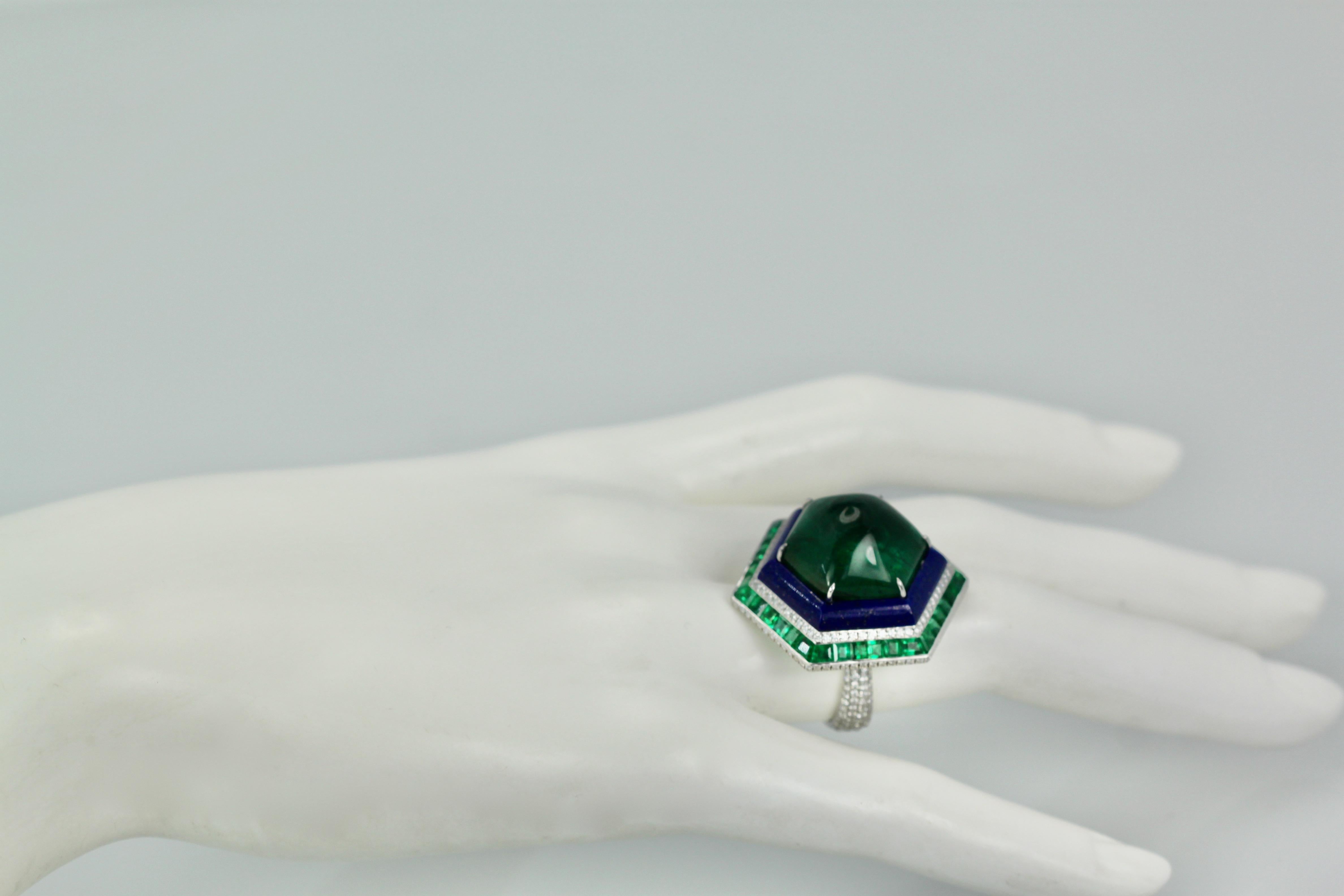 Sugarloaf Bullet Emerald of 29 Carats and Lapis Diamond Ring 18K For Sale 5