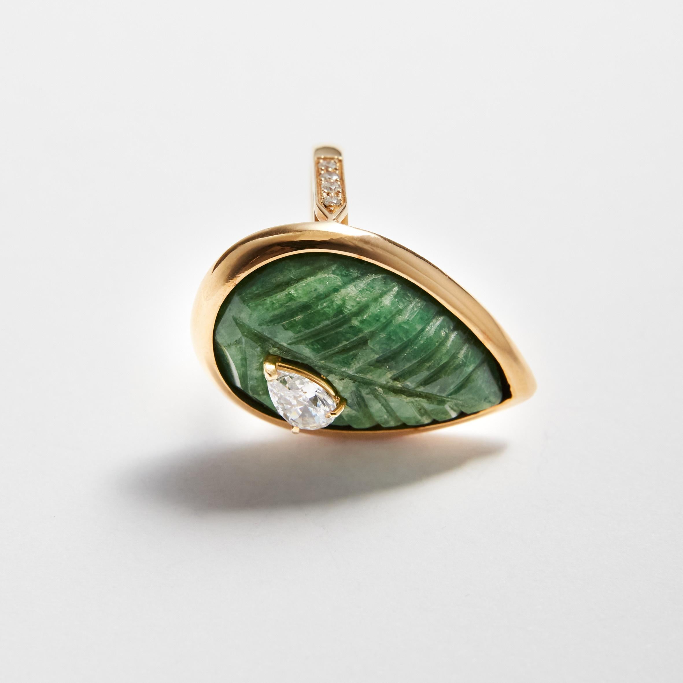 Emerald Leaf 18 Karat Gold Kunzite Diamonds Ring For Sale 3