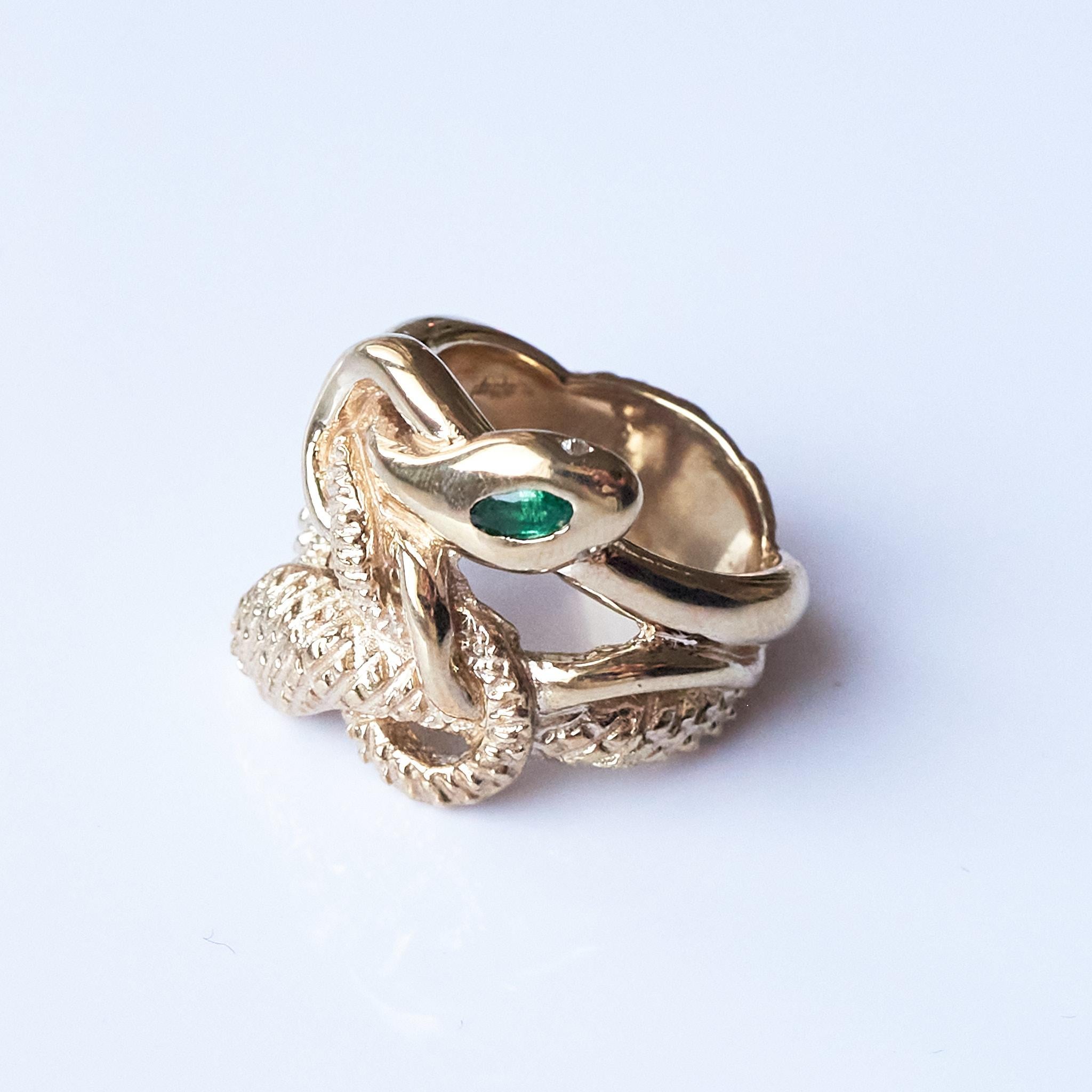 Smeraldo, diamante bianco e rubino, anello a serpente in stile vittoriano in bronzo J DAUPHIN In condizioni Nuovo a Los Angeles, CA