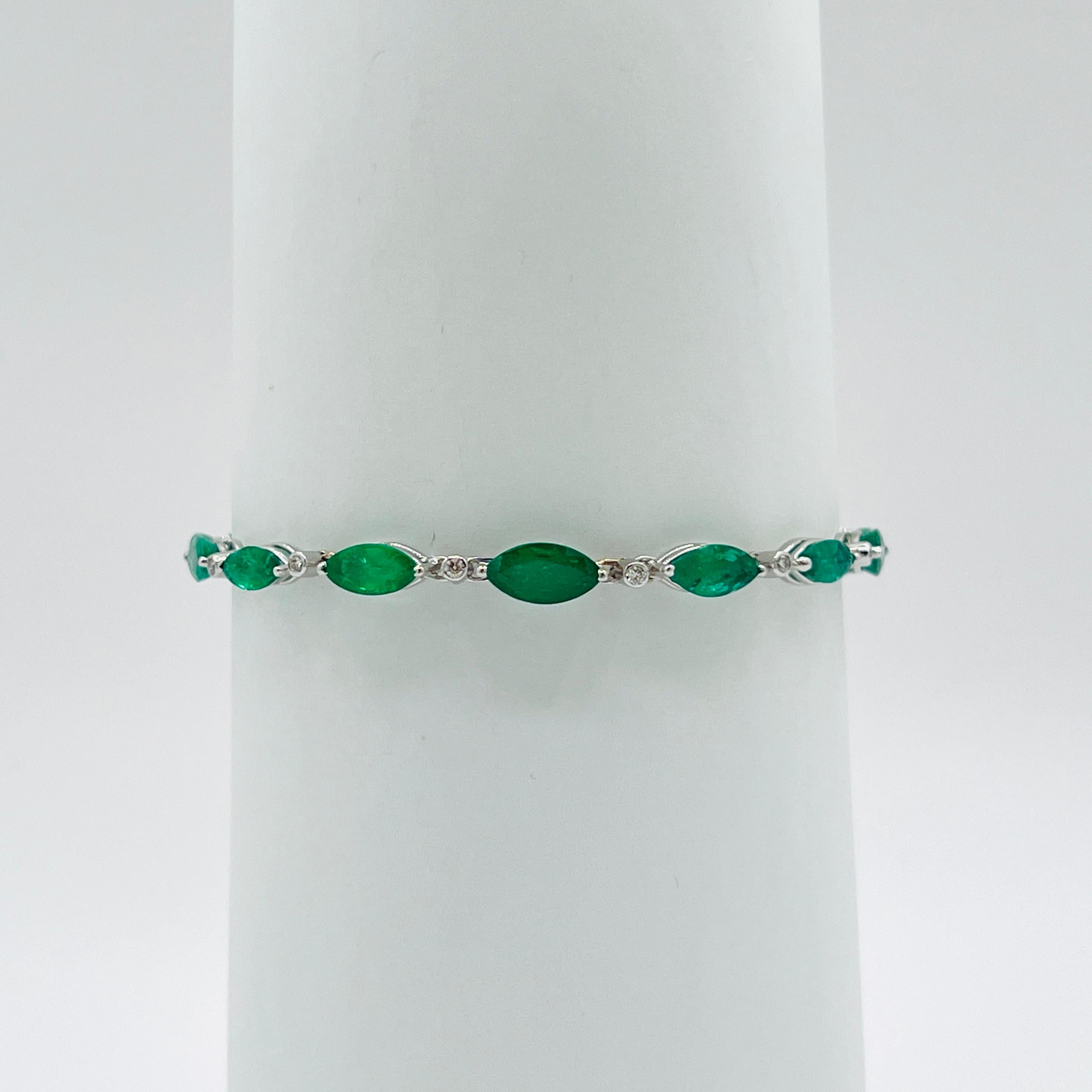 Femenino o masculino Marquesa de Esmeralda y Pulsera de Diamantes Blancos en Oro Blanco de 18 K en venta