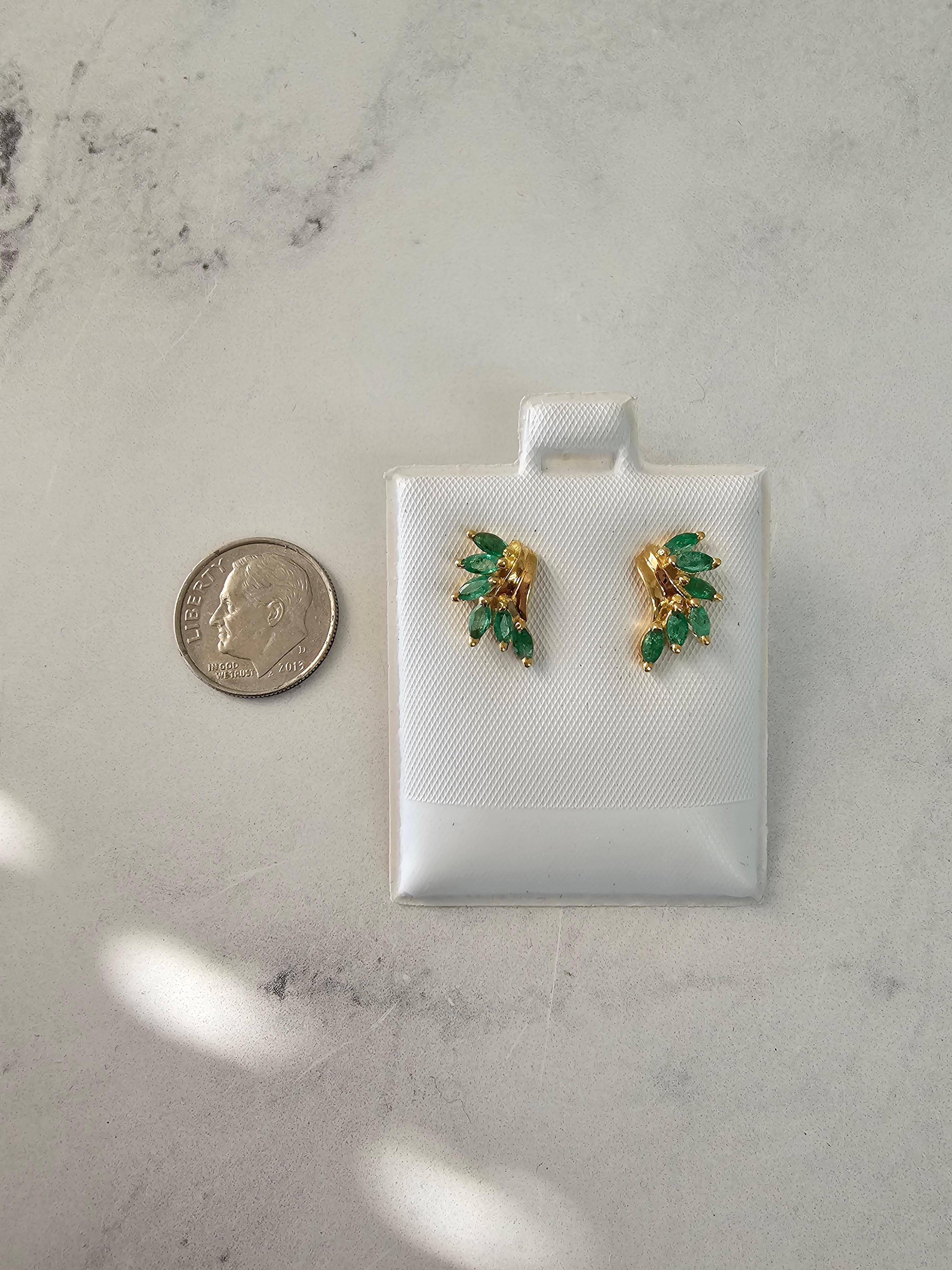 ♥ Product Summary ♥

Main Stone: Emerald 
Approx. Carat Weight: 1.57cttw
Stone Cut: Marquise
Material: 14k Yellow Gold
Dimensions: 14MMX 8MM
Backing: Butterfly 

Gemstones are Natural. Not enhanced, simulated or lab created.

