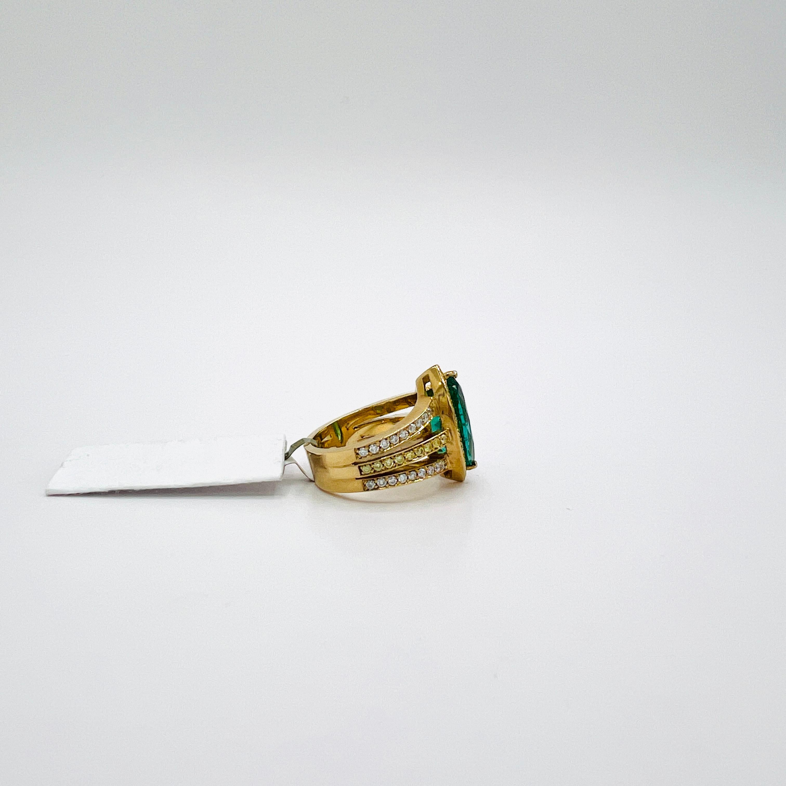 Emerald Marquise, White and Yellow Diamond Cocktail Ring in 18K Gold im Angebot 1