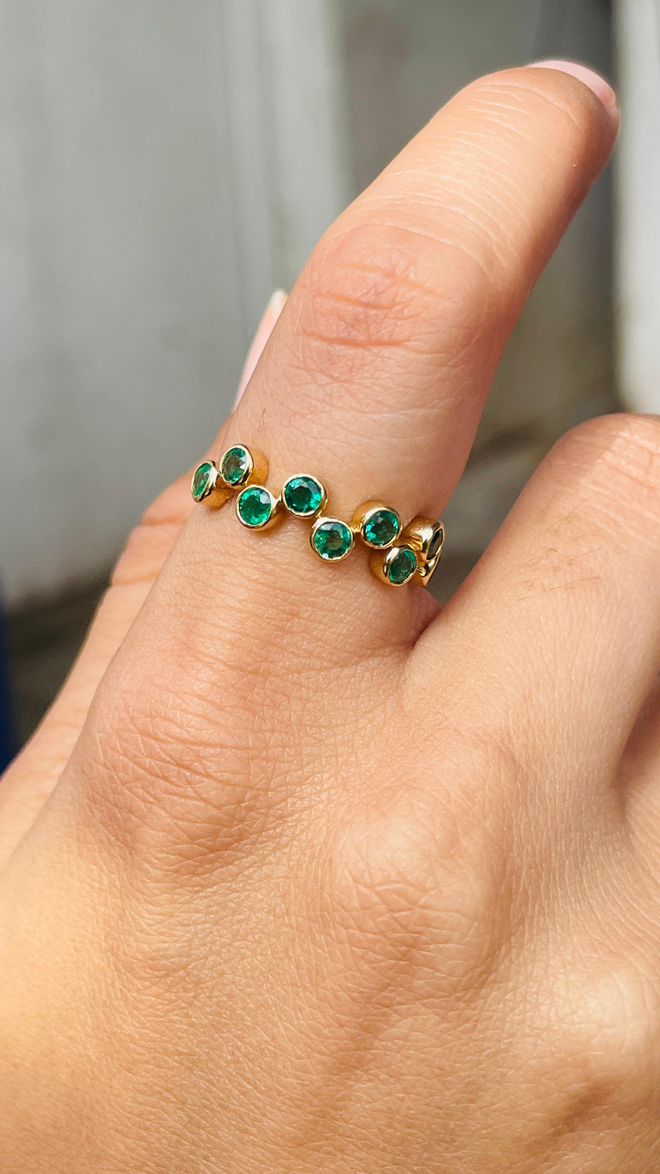 En vente :  Emerald May Birthstone Zig Zag Stacking Band Ring en or jaune massif 18k 14