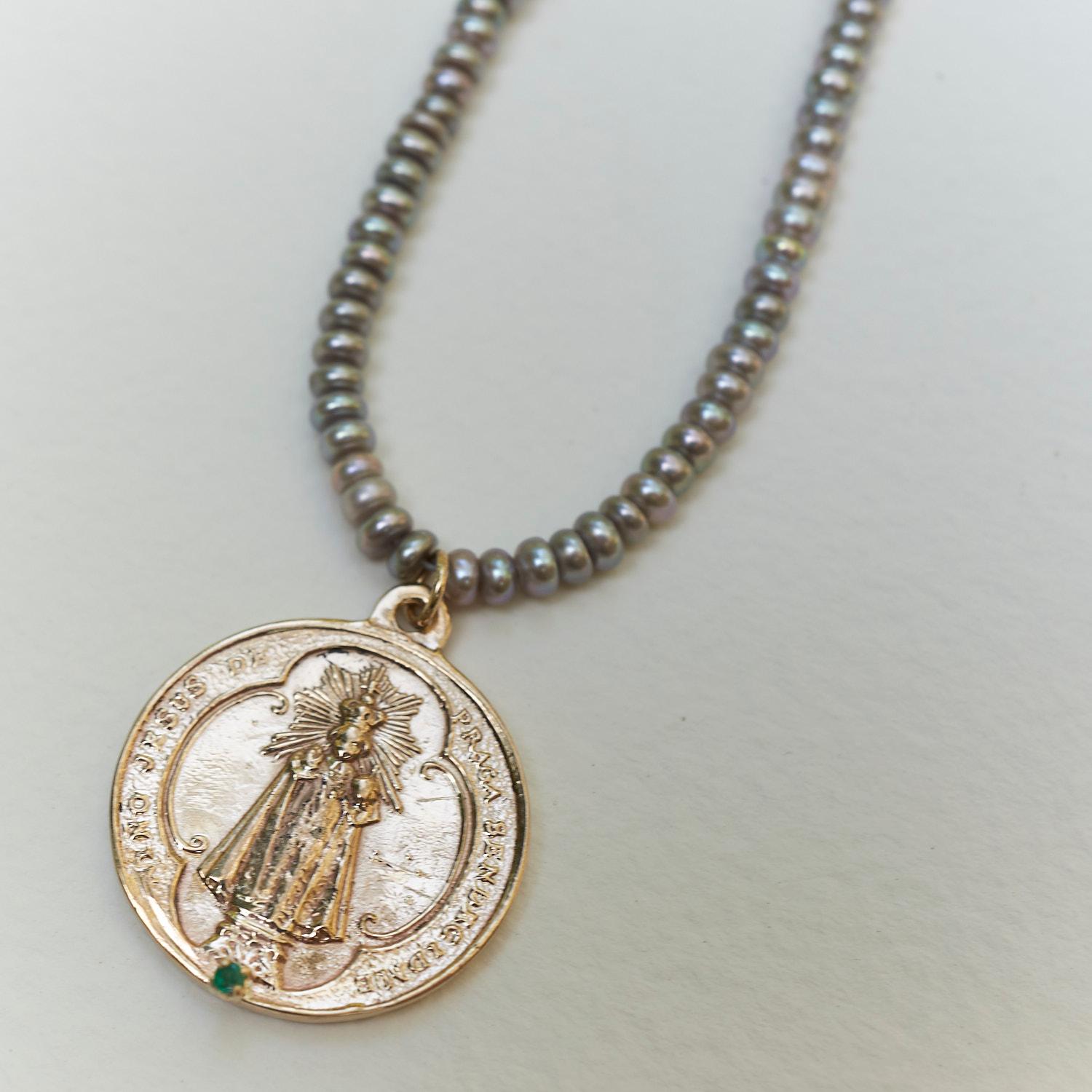Smaragd Medaille Choker Kette Perle Halskette Perle Türkis J Dauphin (Zeitgenössisch) im Angebot