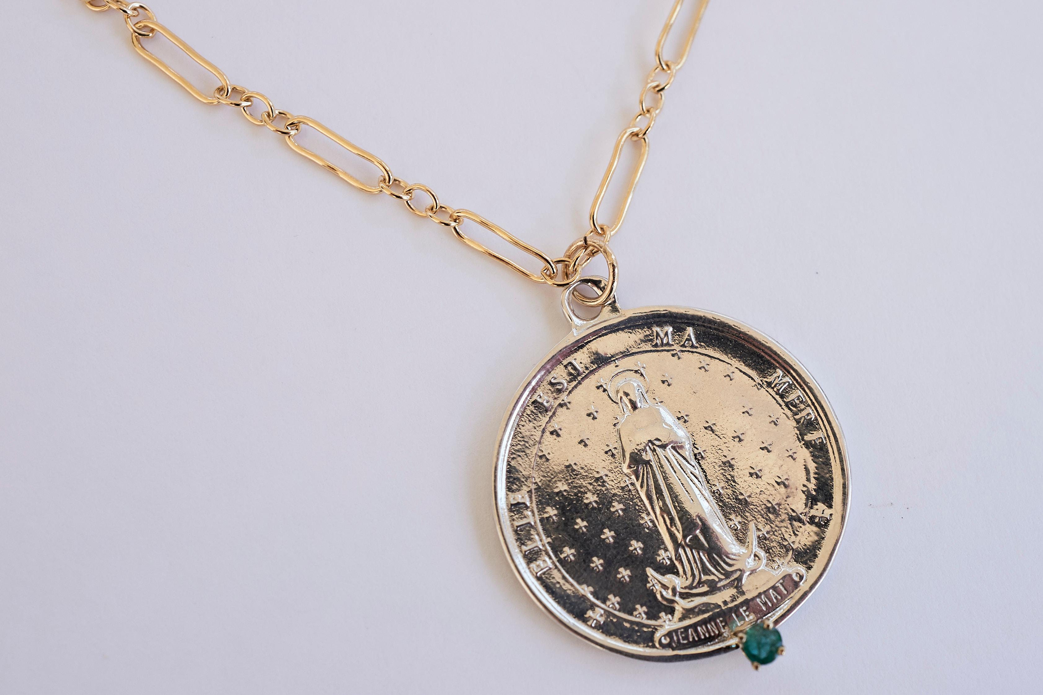 Emerald Medal Necklace Chain Saint Virgin Silver J Dauphin In New Condition For Sale In Los Angeles, CA
